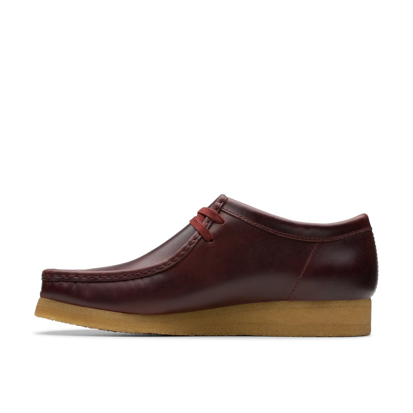 Zapatos casual para hombre de la marca clarks modelo wallabee deep red leather en color rojo