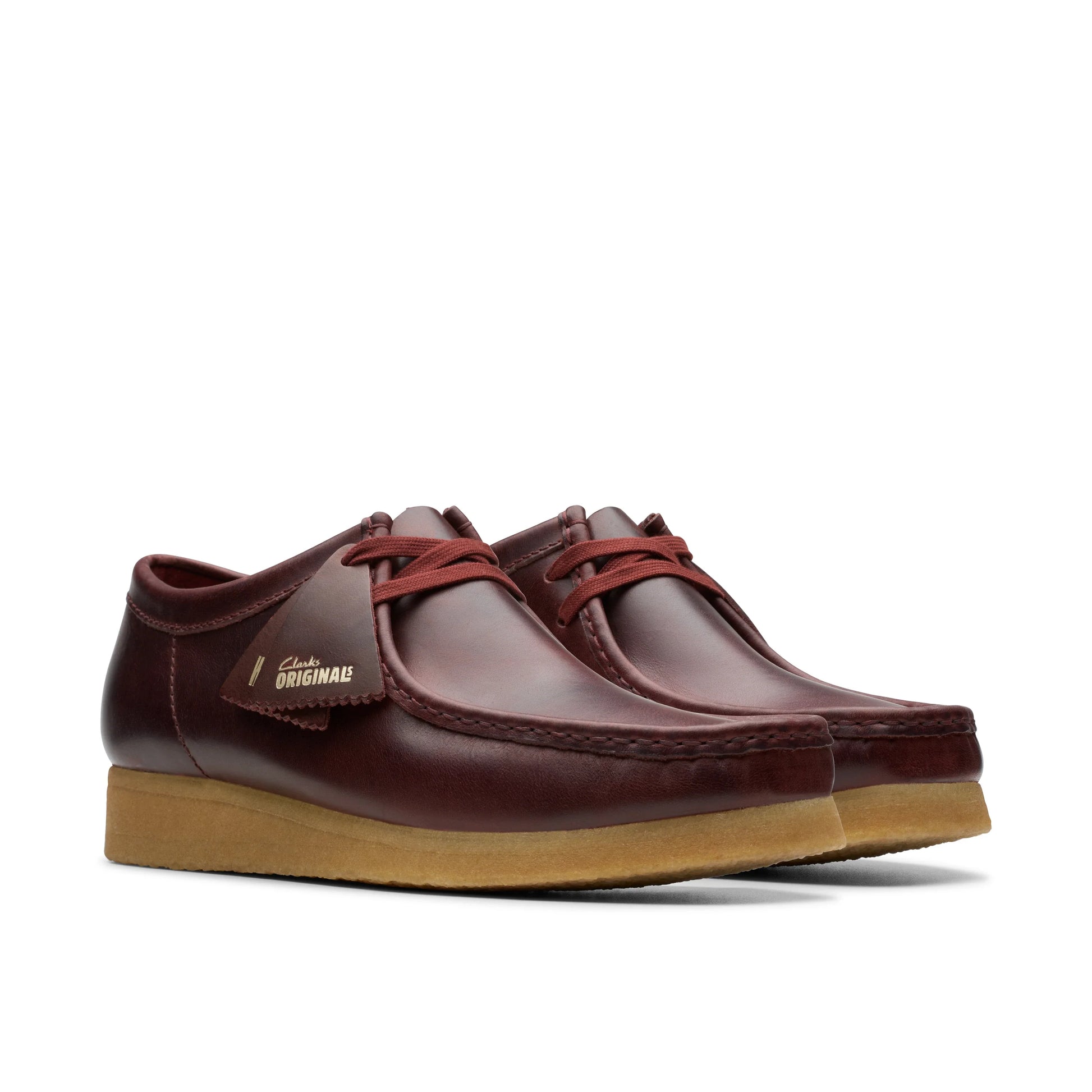 Zapatos casual para hombre de la marca clarks modelo wallabee deep red leather en color rojo