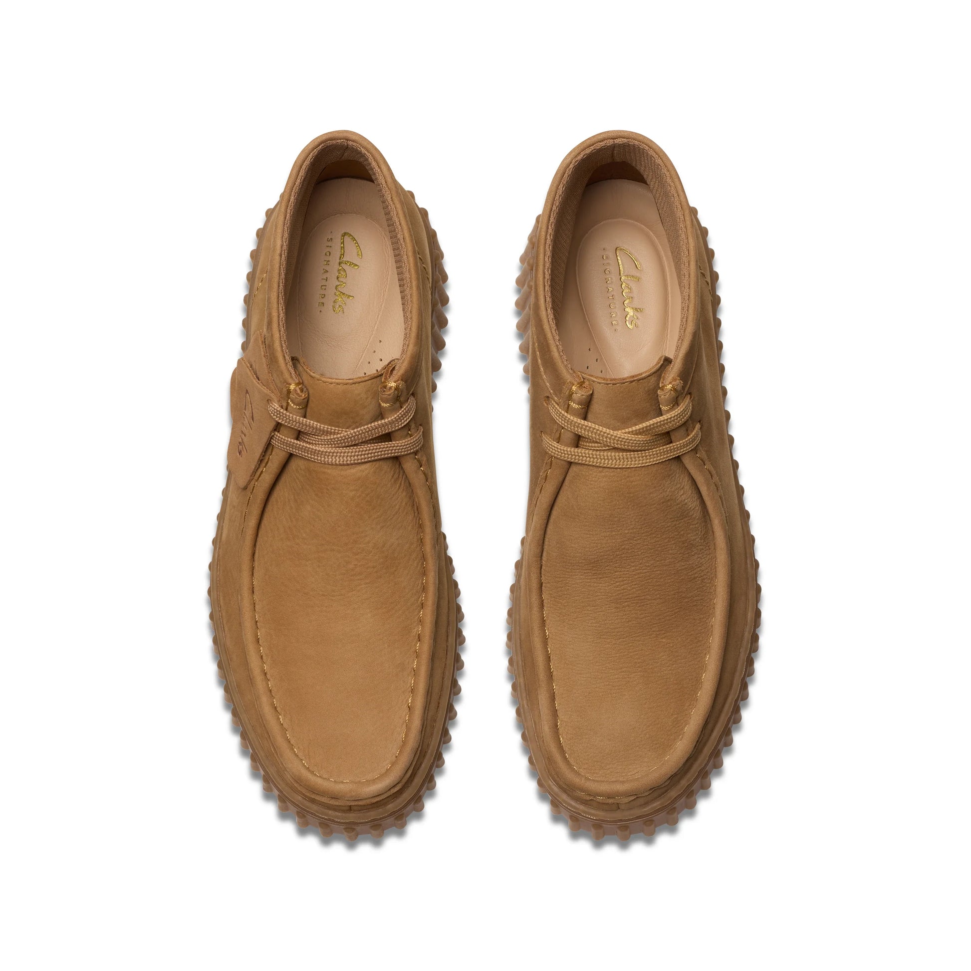 Botas para mujer de la marca clarks modelo torhill moss light tan nubuck en color beige