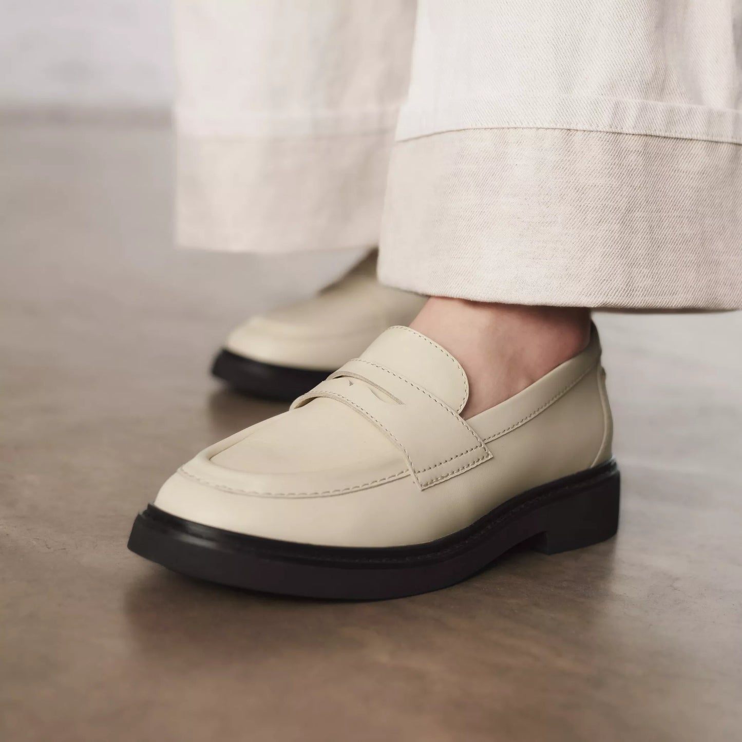 CLARKS | WOMEN'S LOAFERS | SPLEND EDGE CREAM LEATHER | BEIGE