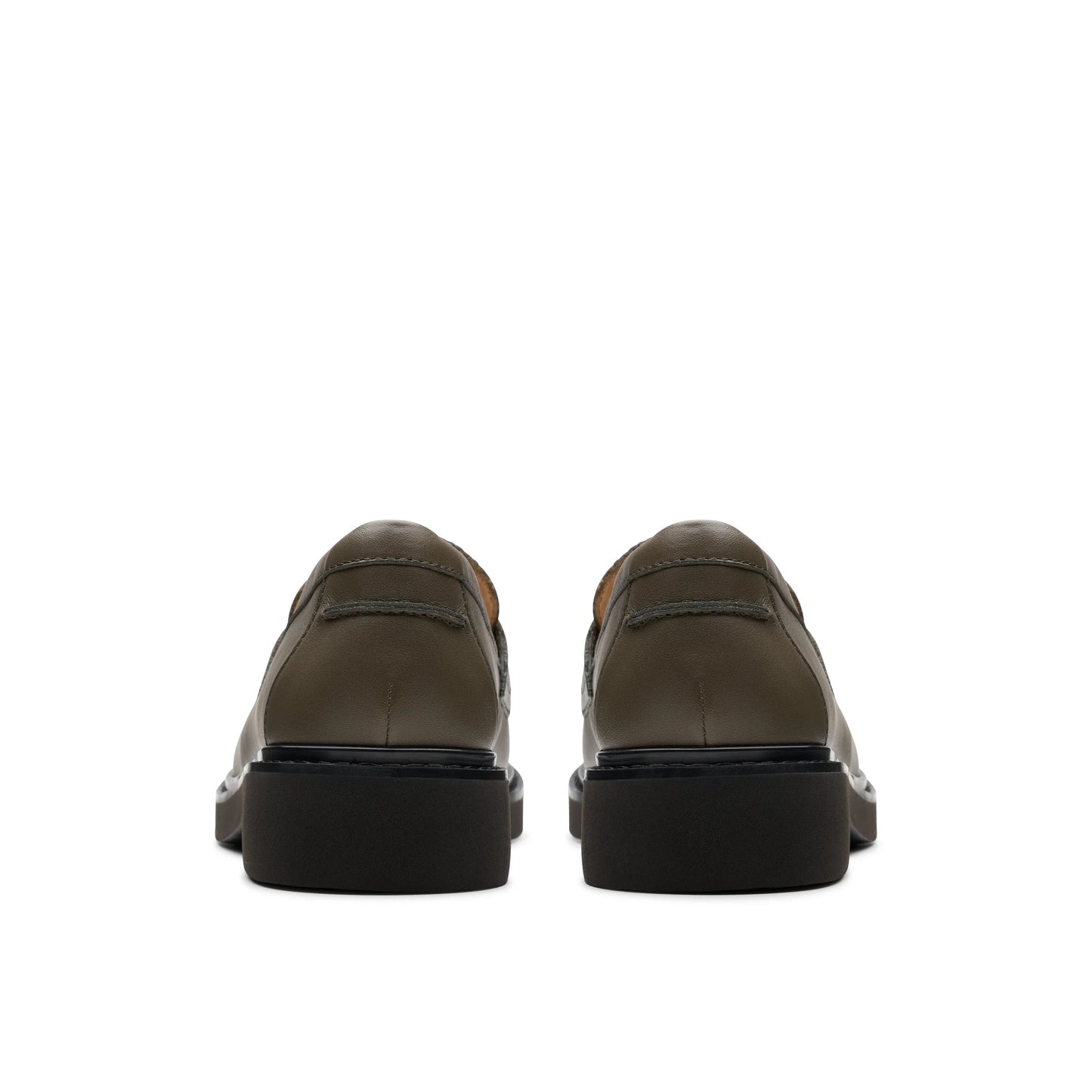 Zapatos casual para mujer de la marca clarks modelo splend edge dark olive lea en color verde