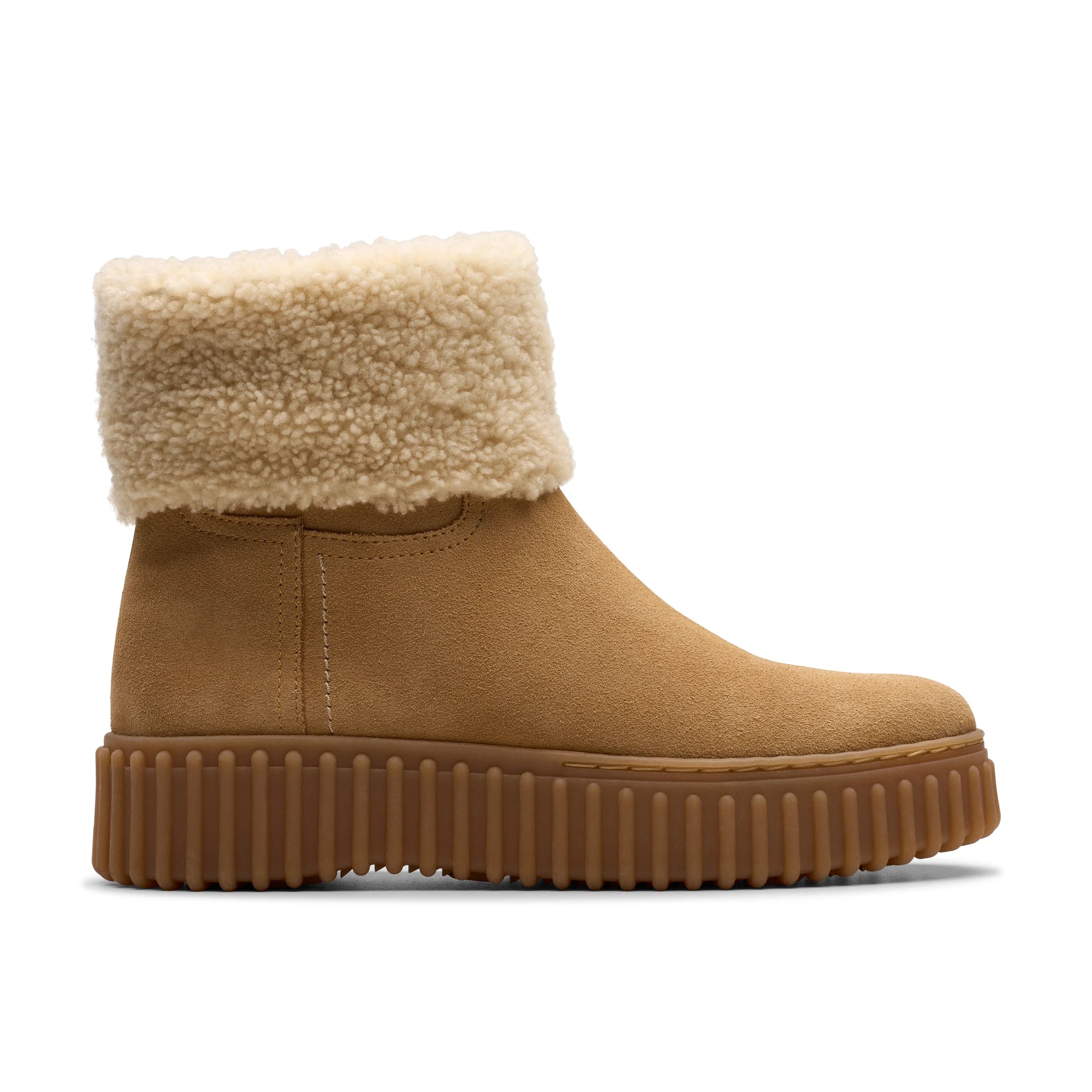 Botas para mujer de la marca clarks modelo torhill turn light tan wlined en color beige