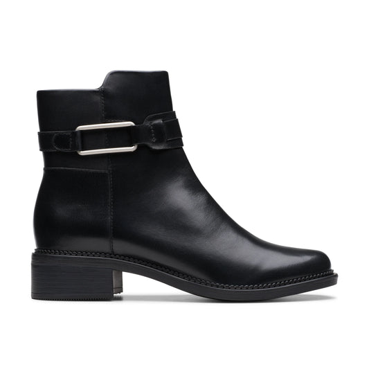 Botas para mujer de la marca clarks modelo maye bella black leather en color negro