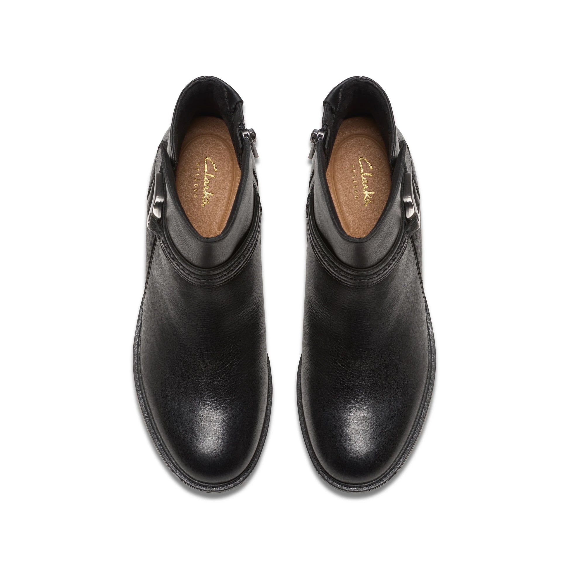 Botas para mujer de la marca clarks modelo neva buckle black leather en color negro