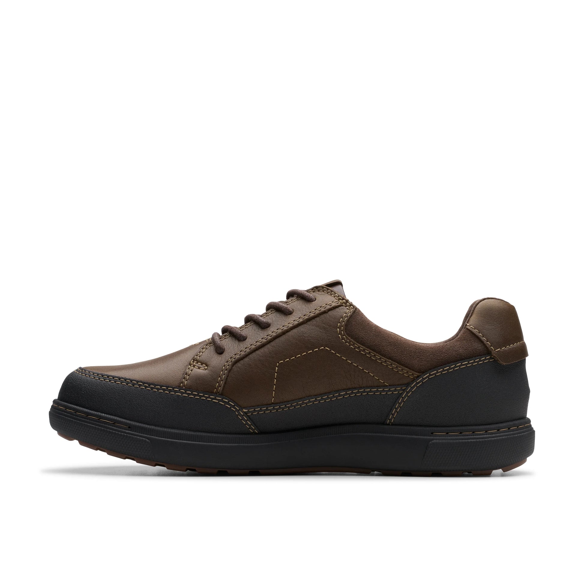 Zapatos casual para hombre de la marca clarks modelo mapstone logtx dark brown lea en color marrón