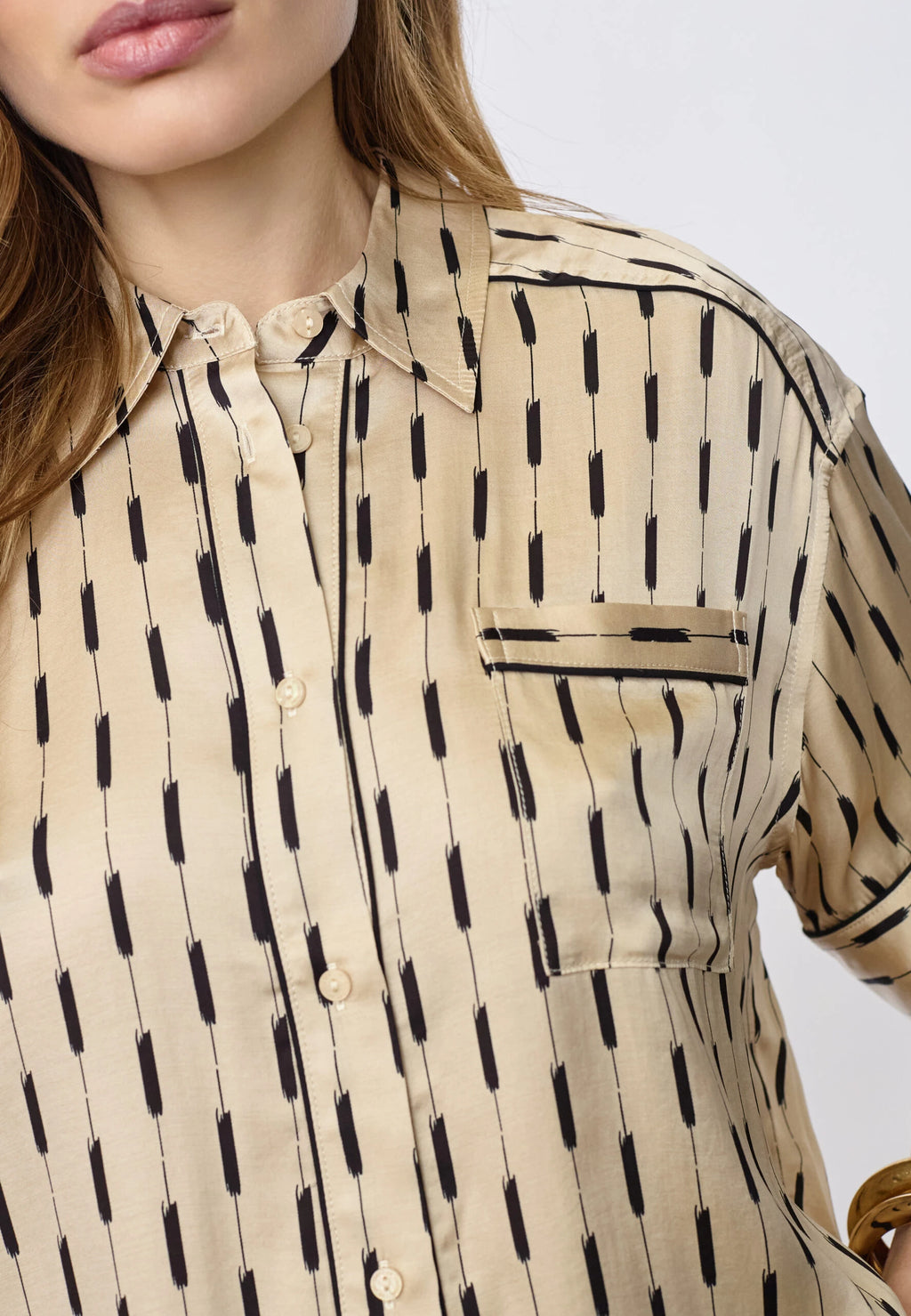 COCOUTURE Solveacc SS Shirt Bisquit: بيج camisas للنساء