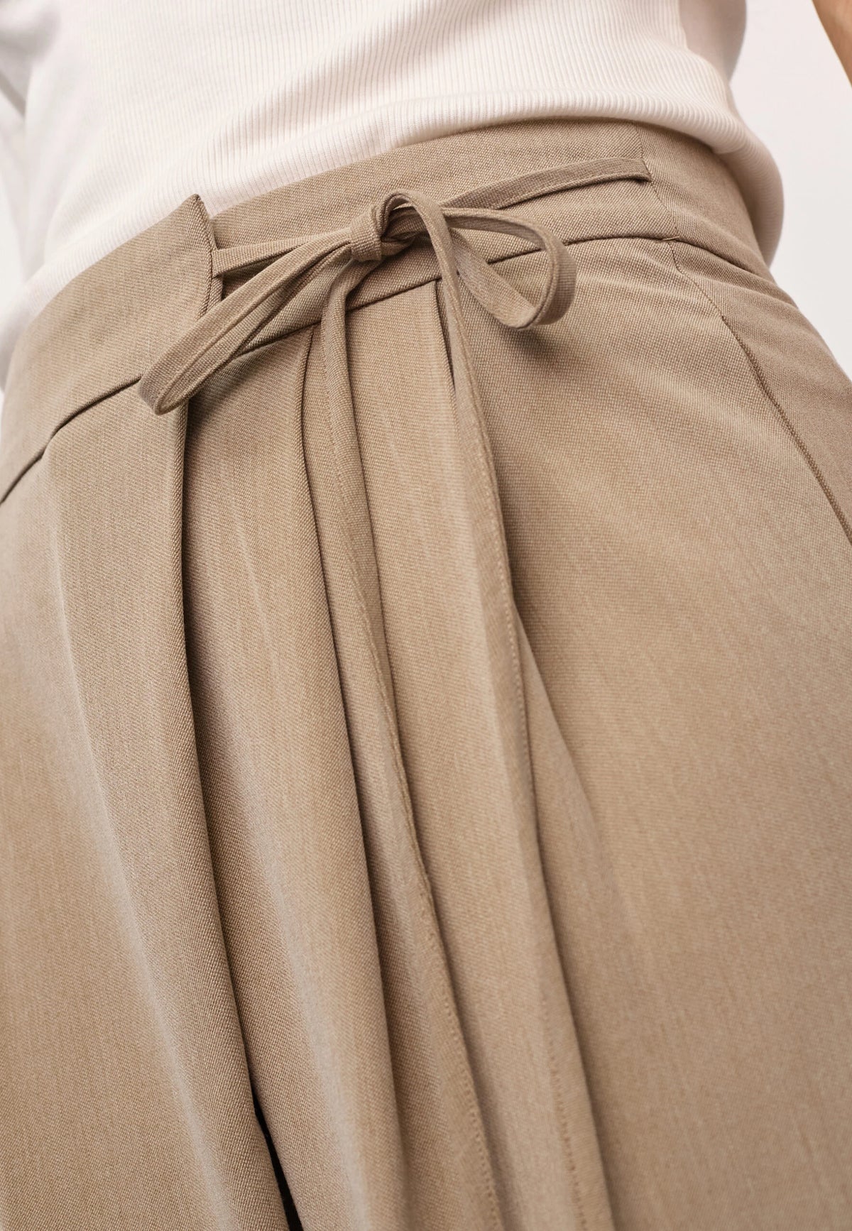COCOUTURE Eminacc WRAP PANT SAND: beige pantalon pour femme