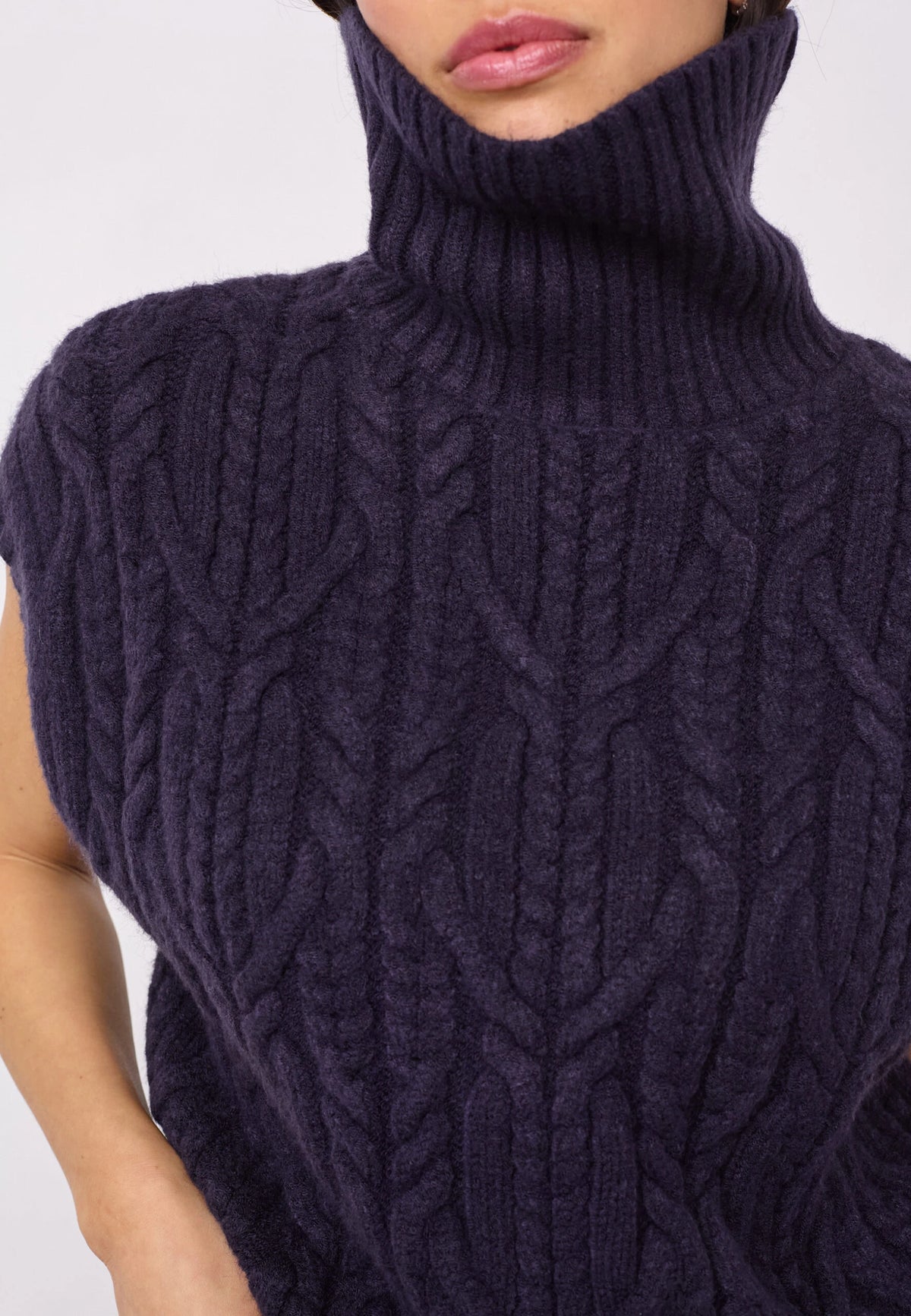 COCOUTURE 32222 Rowcc Oversize Cable KNIT VEST NAVY: ブルー ニット レディース