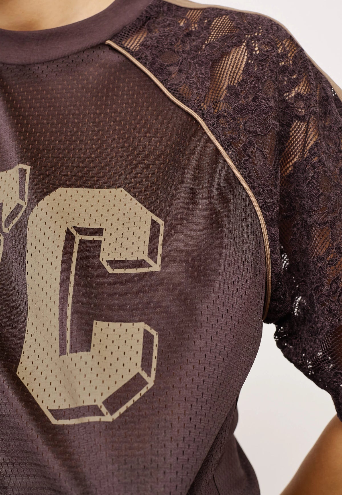COCOUTURE Treycc LOGO LACE TEE DARK Brown: brown T-shirt for women