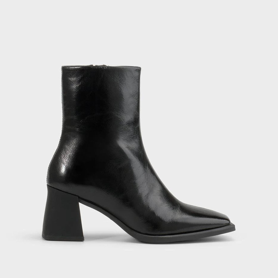 VAGABOND HEDDA-FW2A Black: أسود بوت قصير للنساء