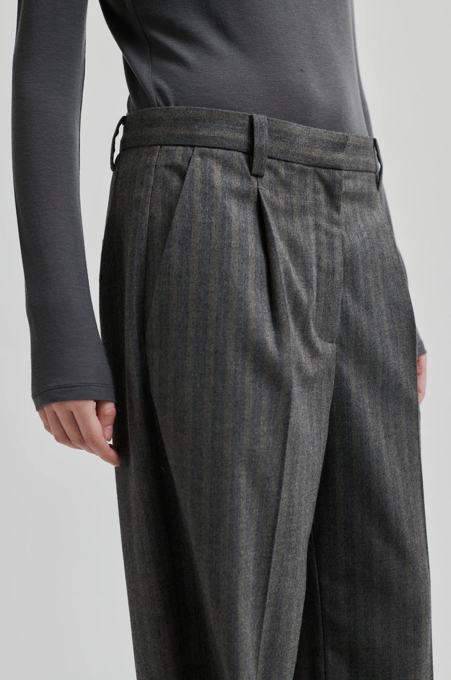 SECOND FEMALE | PANTALONES MUJER | HOLLANDA TROUSERS DARK GREY MELANGE | GRIS