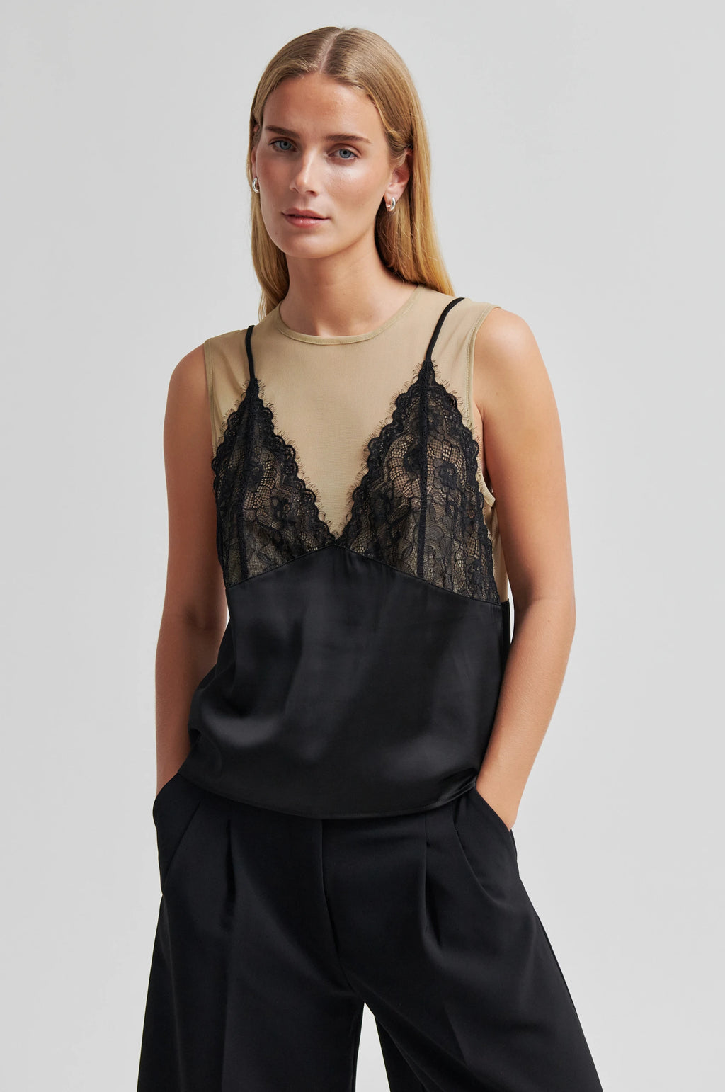 SECOND FEMALE | BLUSAS | MUJER | GRACEA TOP BLACK | NEGRO