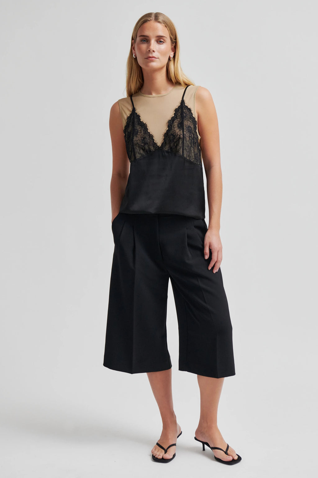 SECOND FEMALE | BLUSAS | MUJER | GRACEA TOP BLACK | NEGRO