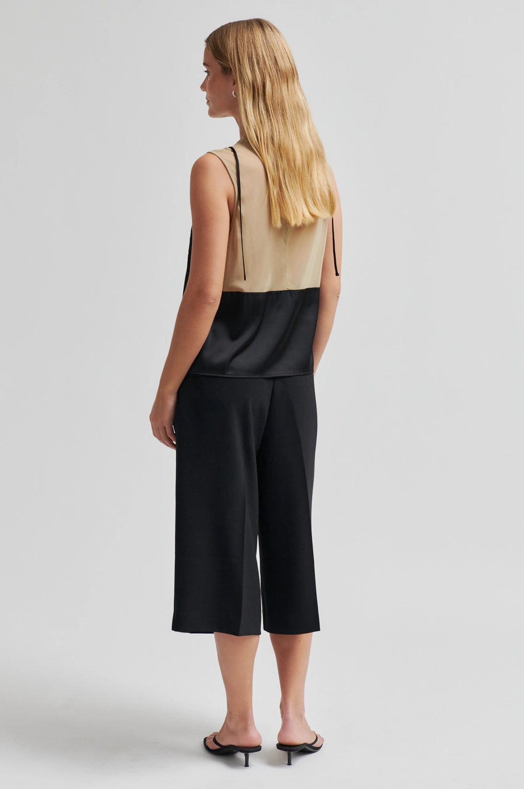 SECOND FEMALE | BLUSAS | MUJER | GRACEA TOP BLACK | NEGRO