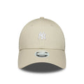 NEW ERA | GORRAS | MUJER | WMNS MINI LOGO 9FORTY NEYYAN STNWHI | BEIGE