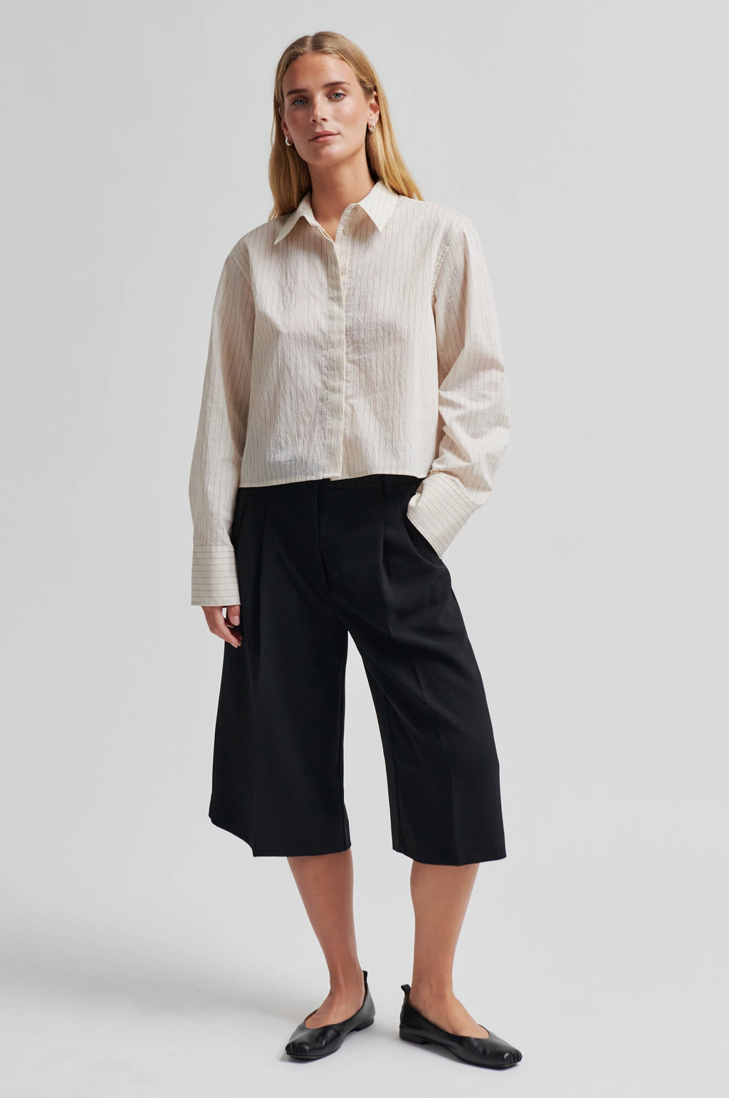 SECOND FEMALE | PANTALONES CORTOS | MUJER | FLORE BERMUDA BLACK | NEGRO