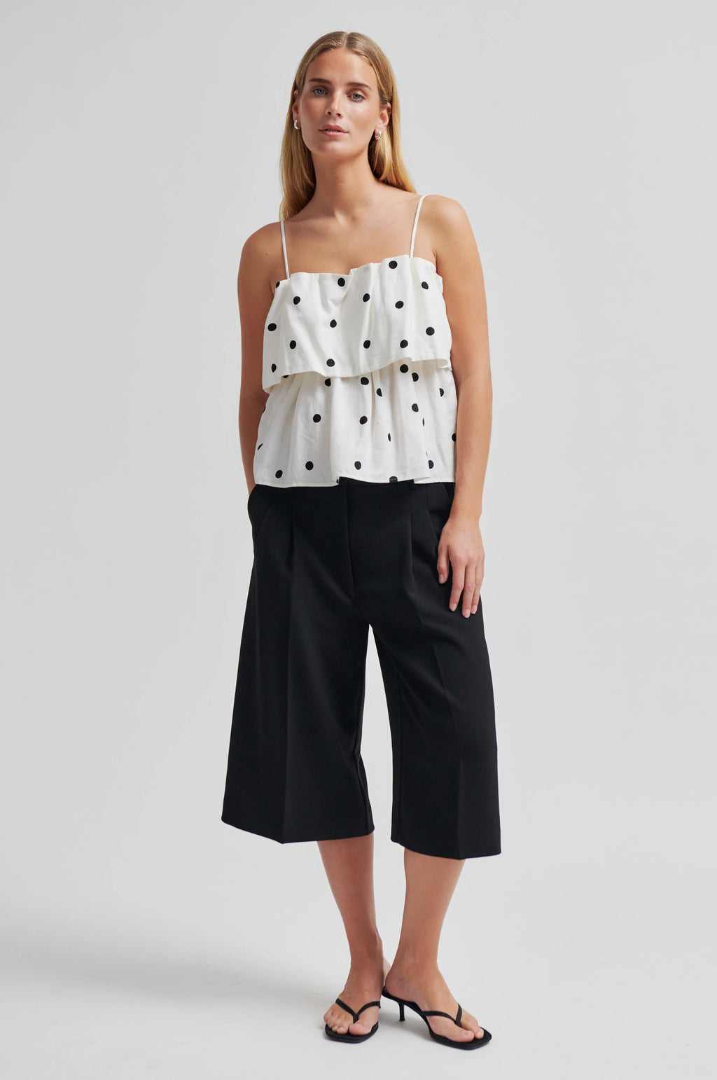 SECOND FEMALE | PANTALONES CORTOS | MUJER | FLORE BERMUDA BLACK | NEGRO