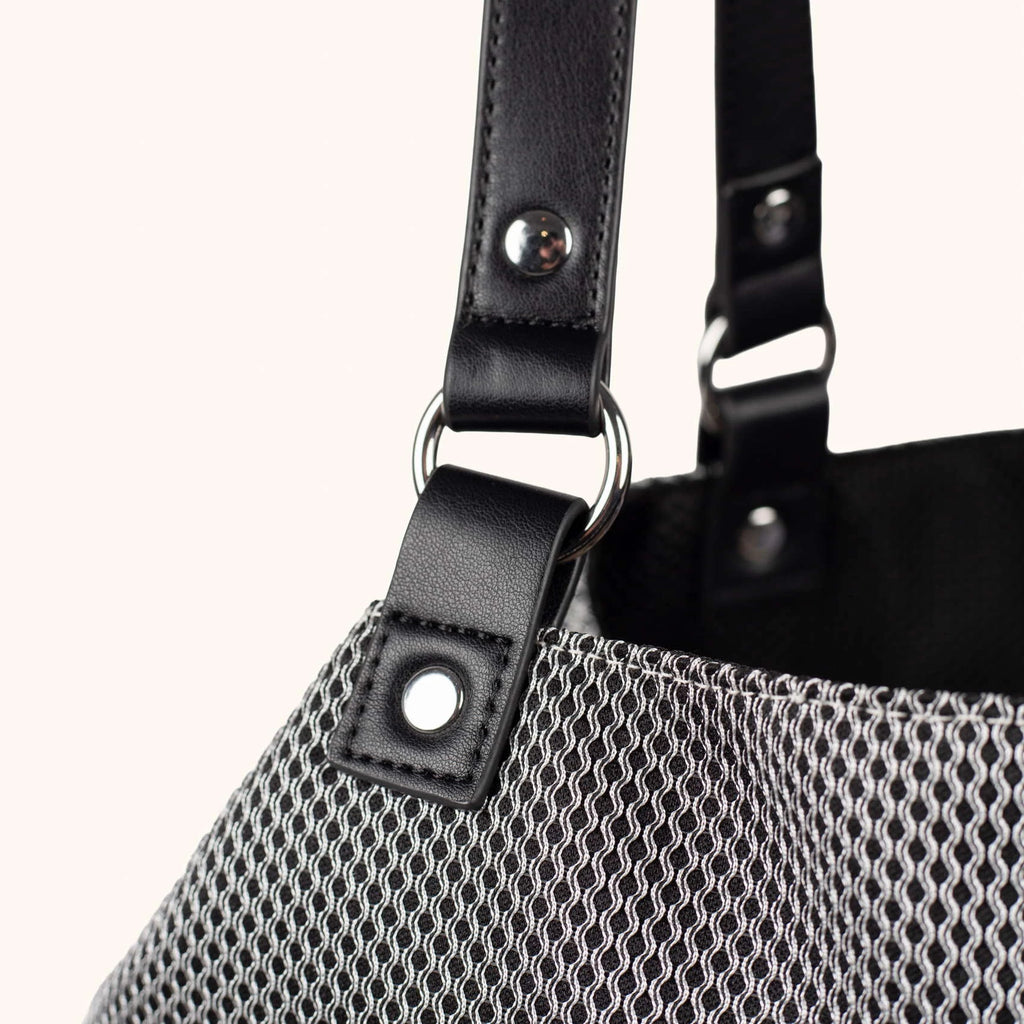 MUNICH | BAGS | WOMEN | GOGO SPIN REVERSIBLE TOTE BAG | BLACK