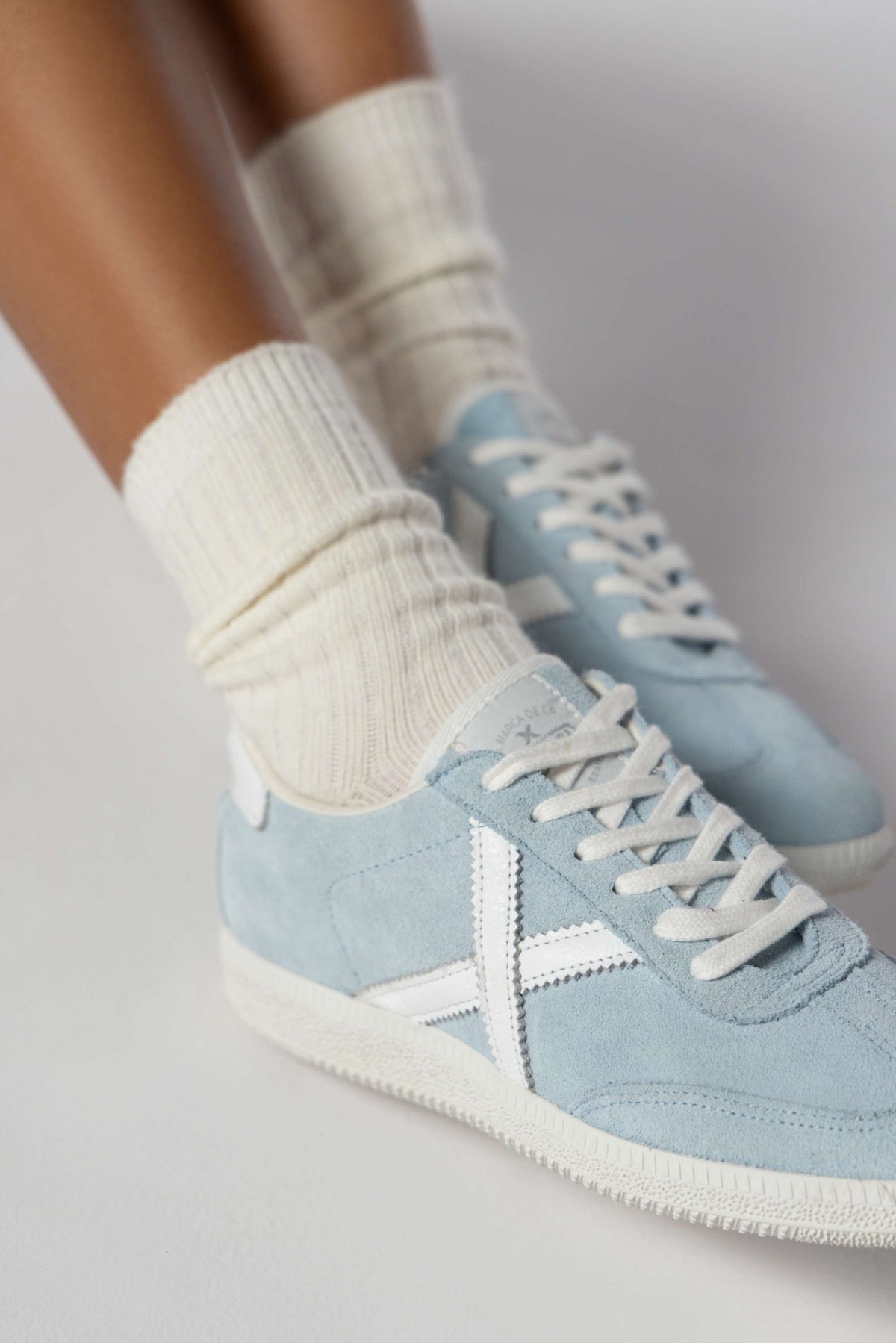 MUNICH Barru 169: blue trainers for women