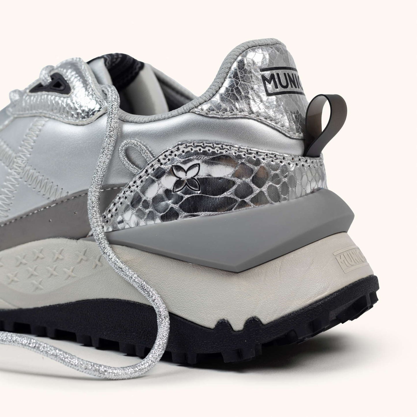 MUNICH | SNEAKERS | MUJER | AMBER 03 | PLATEADO