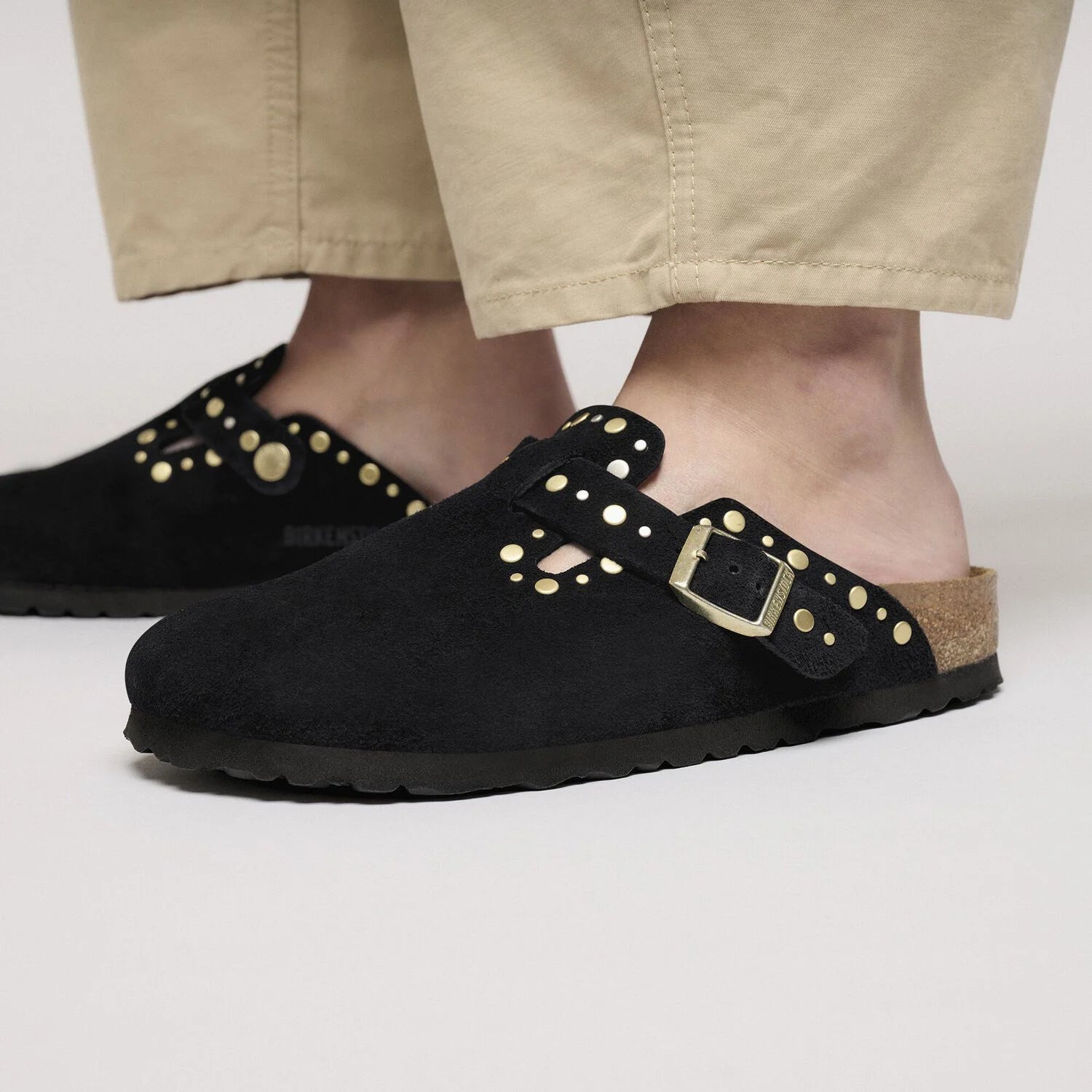 BIRKENSTOCK Boston Rivet LEVE Black MINK: ブラック クロッグ BIRKENSTOCK Boston Rivet LEVE Black MINK: ブラック クロッグ