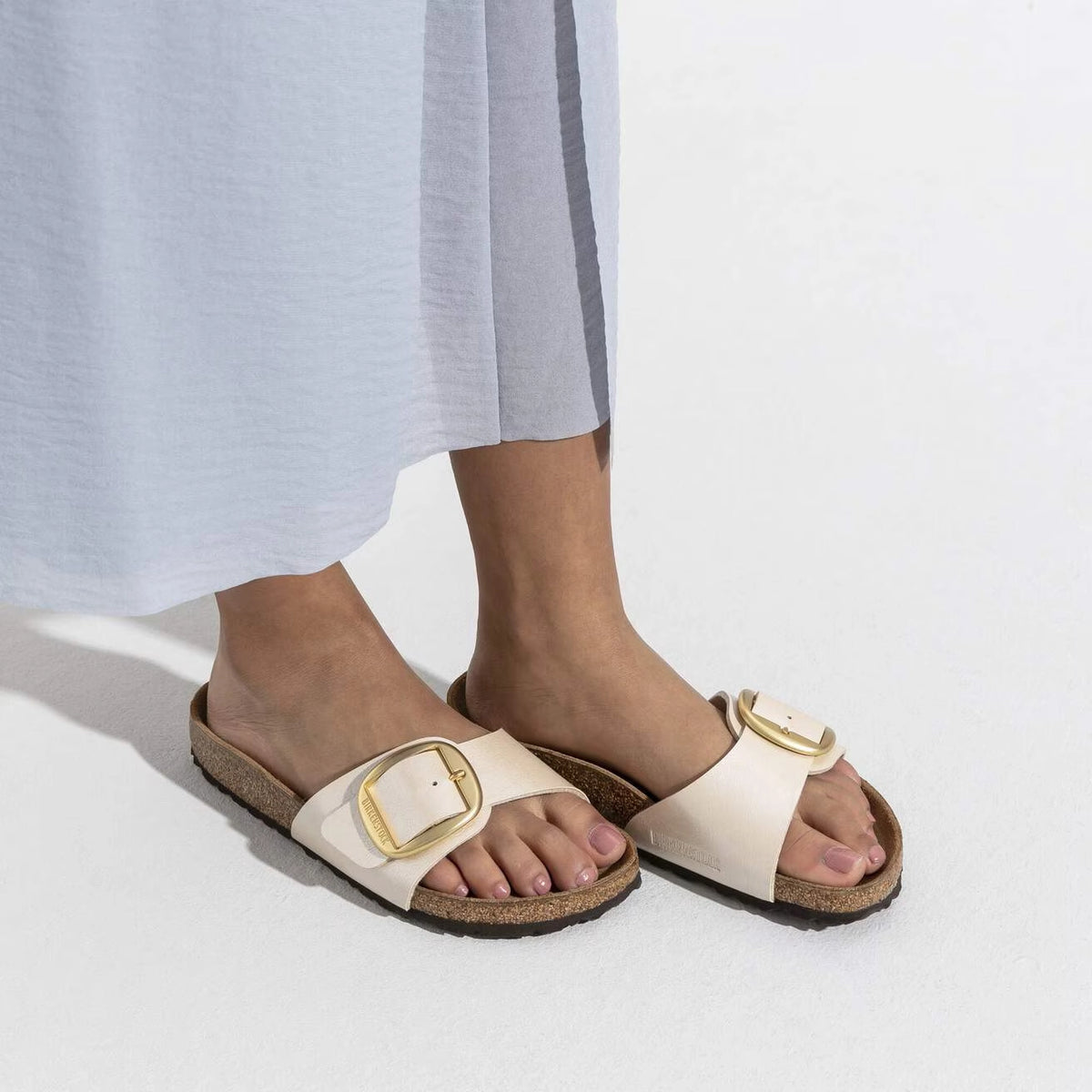 BIRKENSTOCK Madrid BIG Buckle BF: ベージュ サンダル レディース