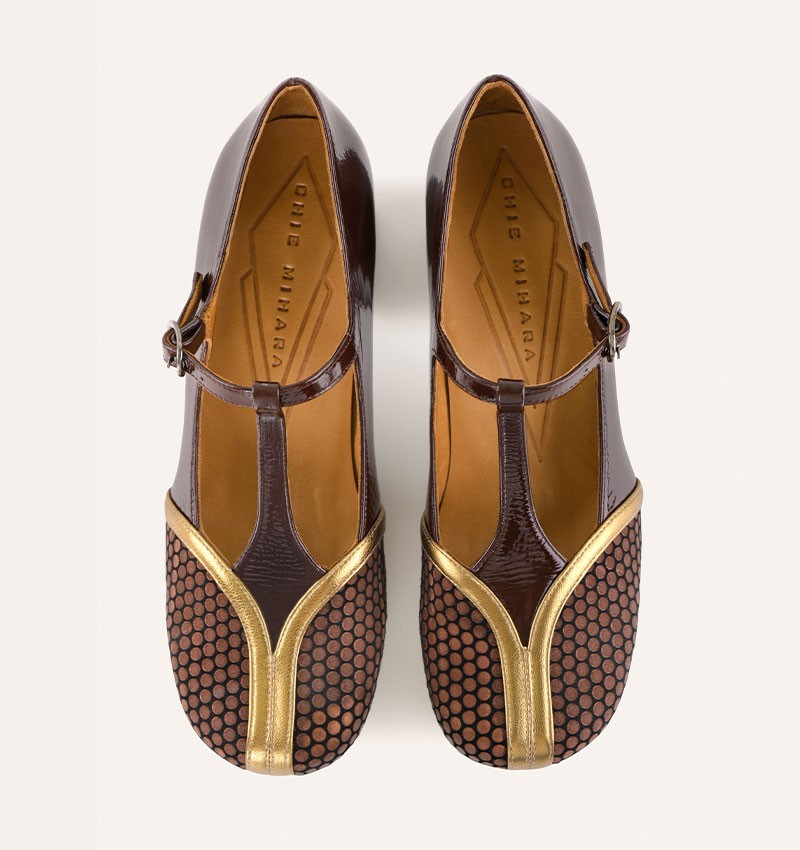 CHIE MIHARA | MERCEDITAS | MUJER | MOIMA | PÚRPURA