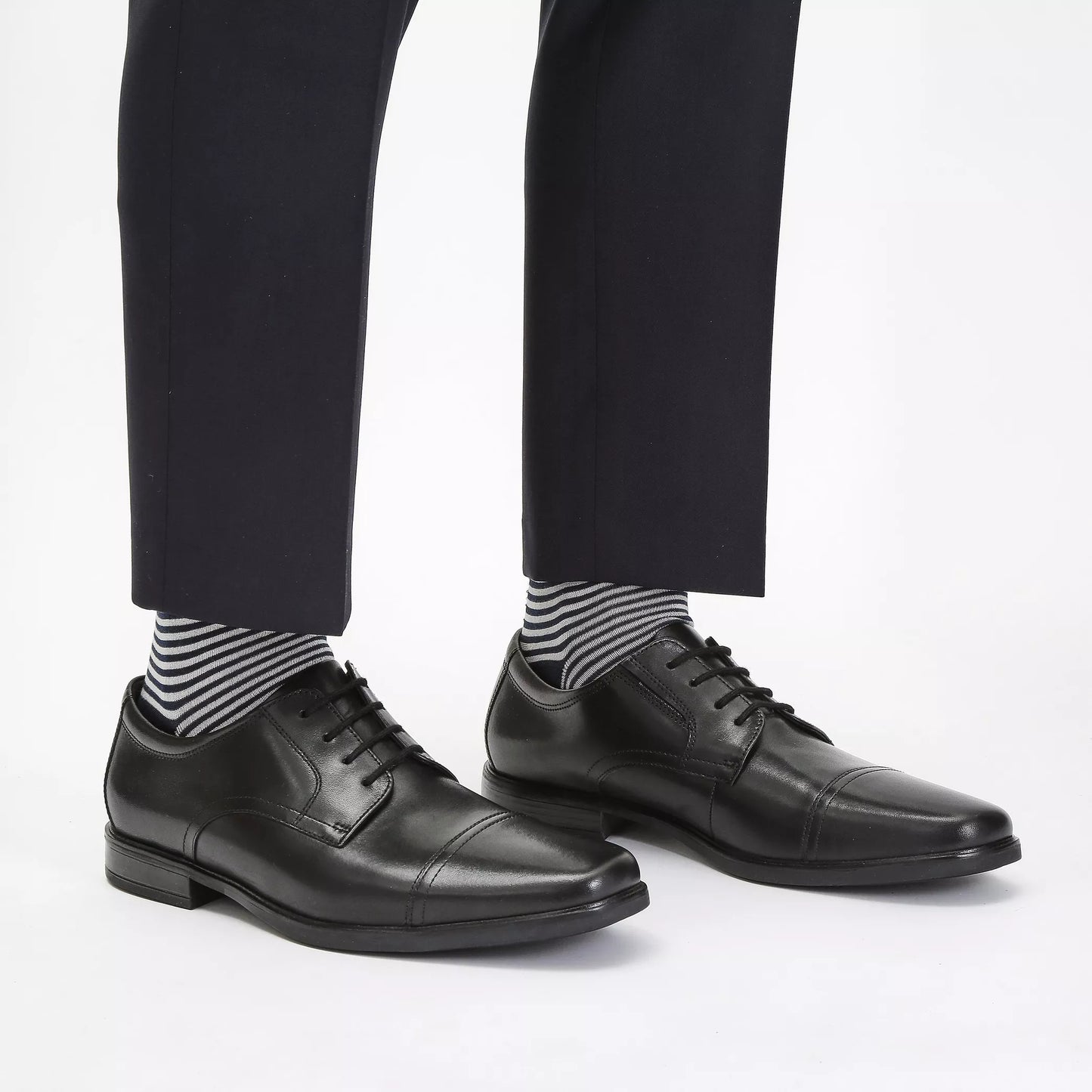 CLARKS | ZAPATOS DE VESTIR | HOMBRE | WHIDDON CAP BLACK LEATHER | NEGRO
