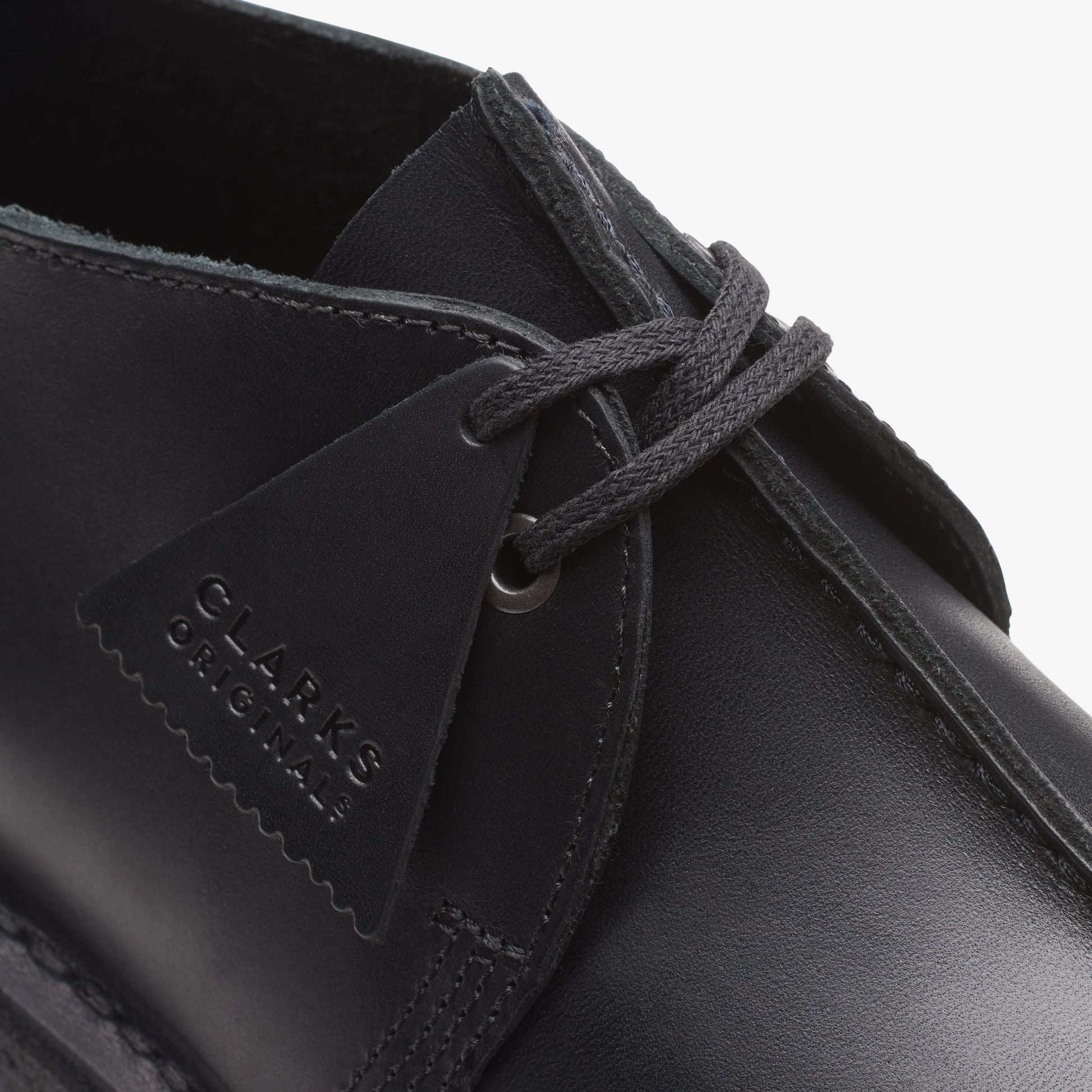 Zapatos Casual De La Marca Clarks  Para Hombre Modelo Desert Trek Black Leather En Color Negro