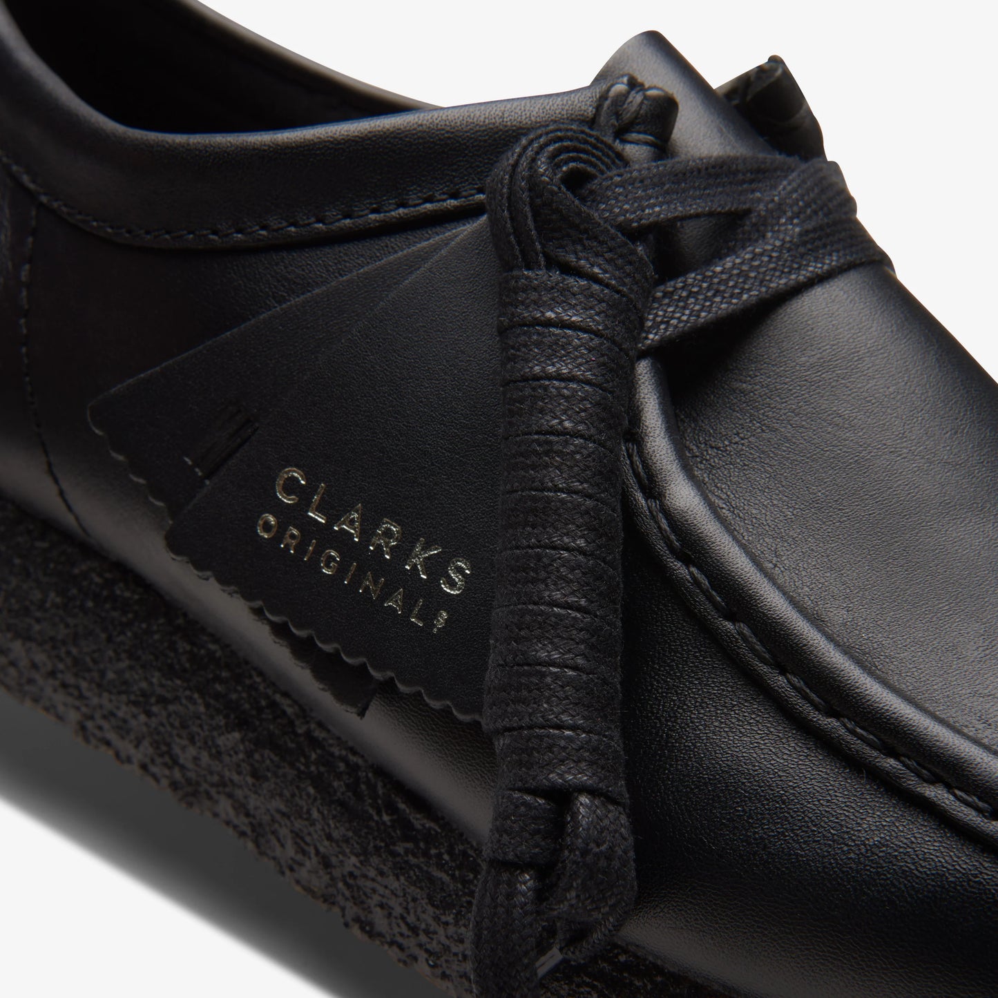 Zapatos Casual De La Marca Clarks  Para Hombre Modelo Wallabee Black Leather En Color Negro