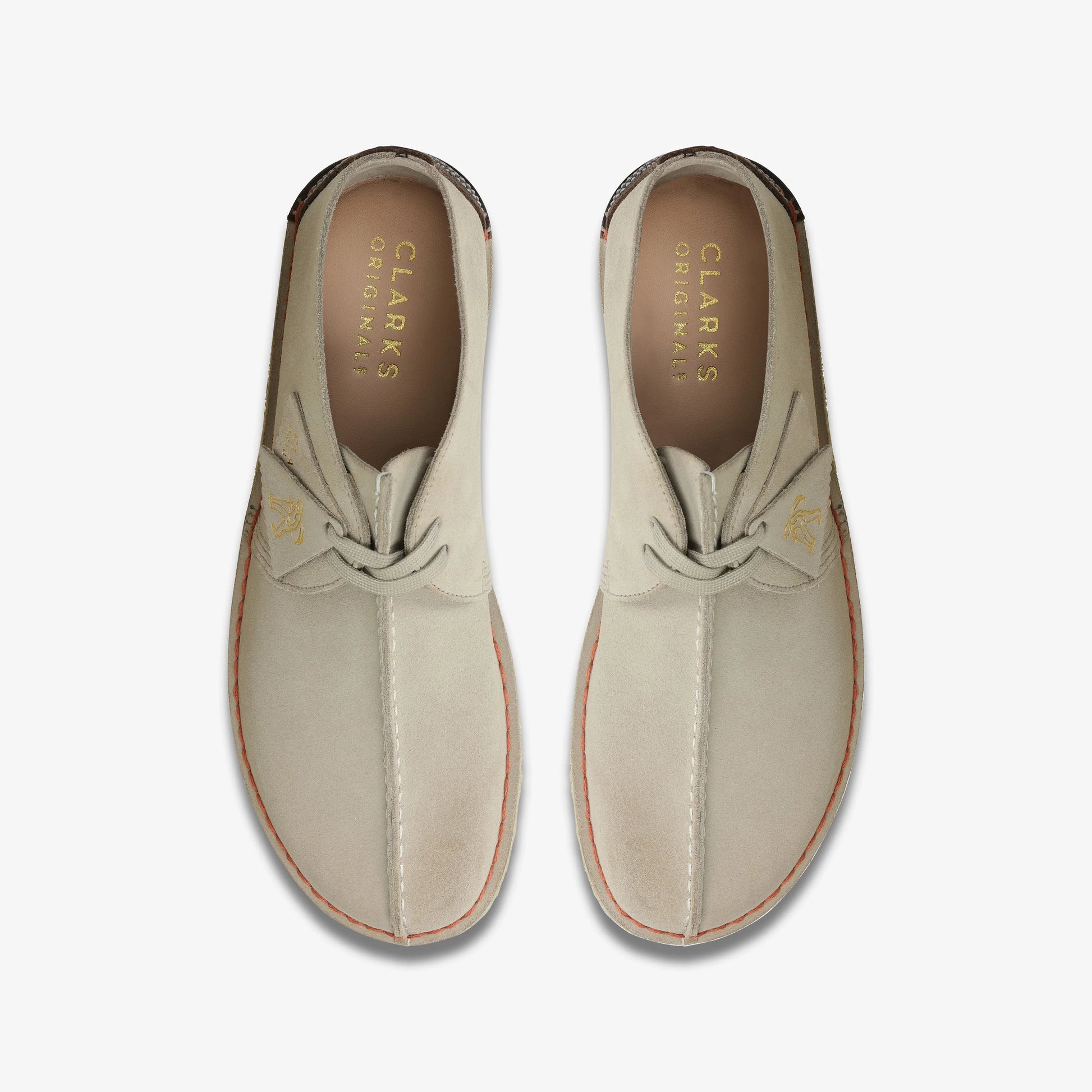 Zapatos Casual De La Marca Clarks  Para Hombre Modelo Desert Trek Sand Suede En Color Beige
