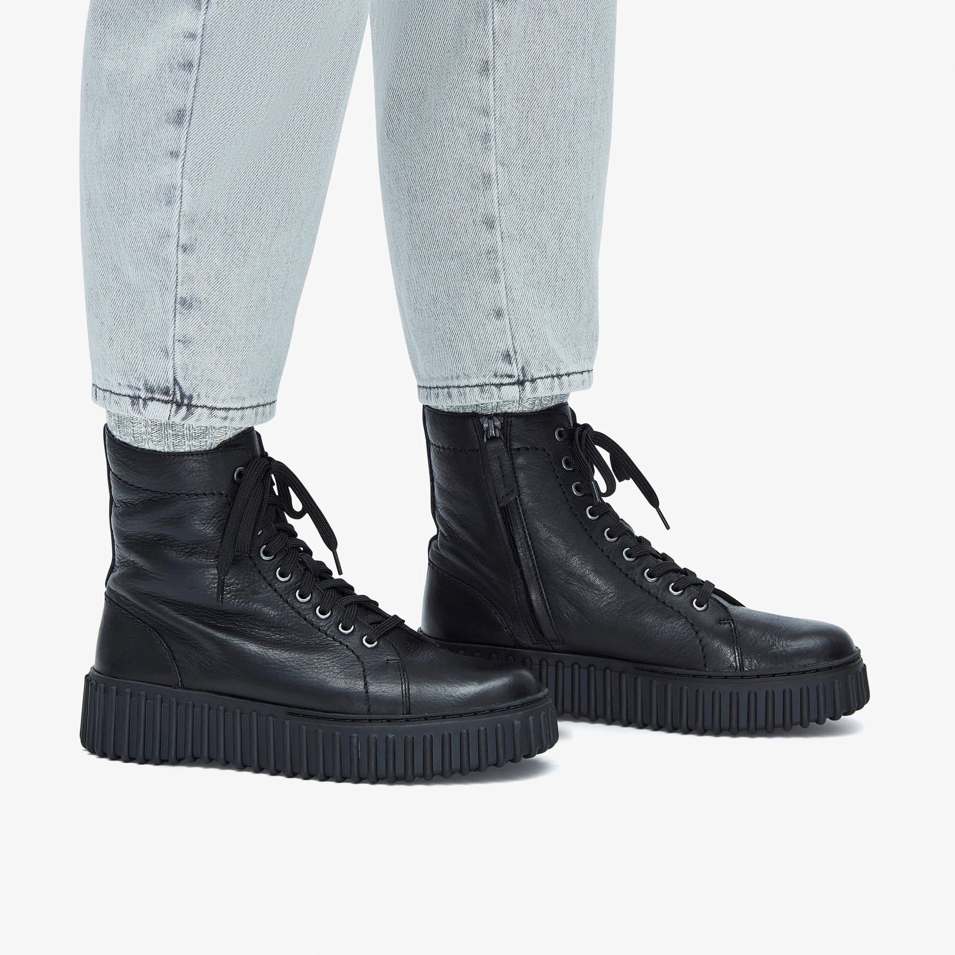 Botas De La Marca Clarks  Para Mujer Modelo Torhill Rise Black Leather En Color Negro