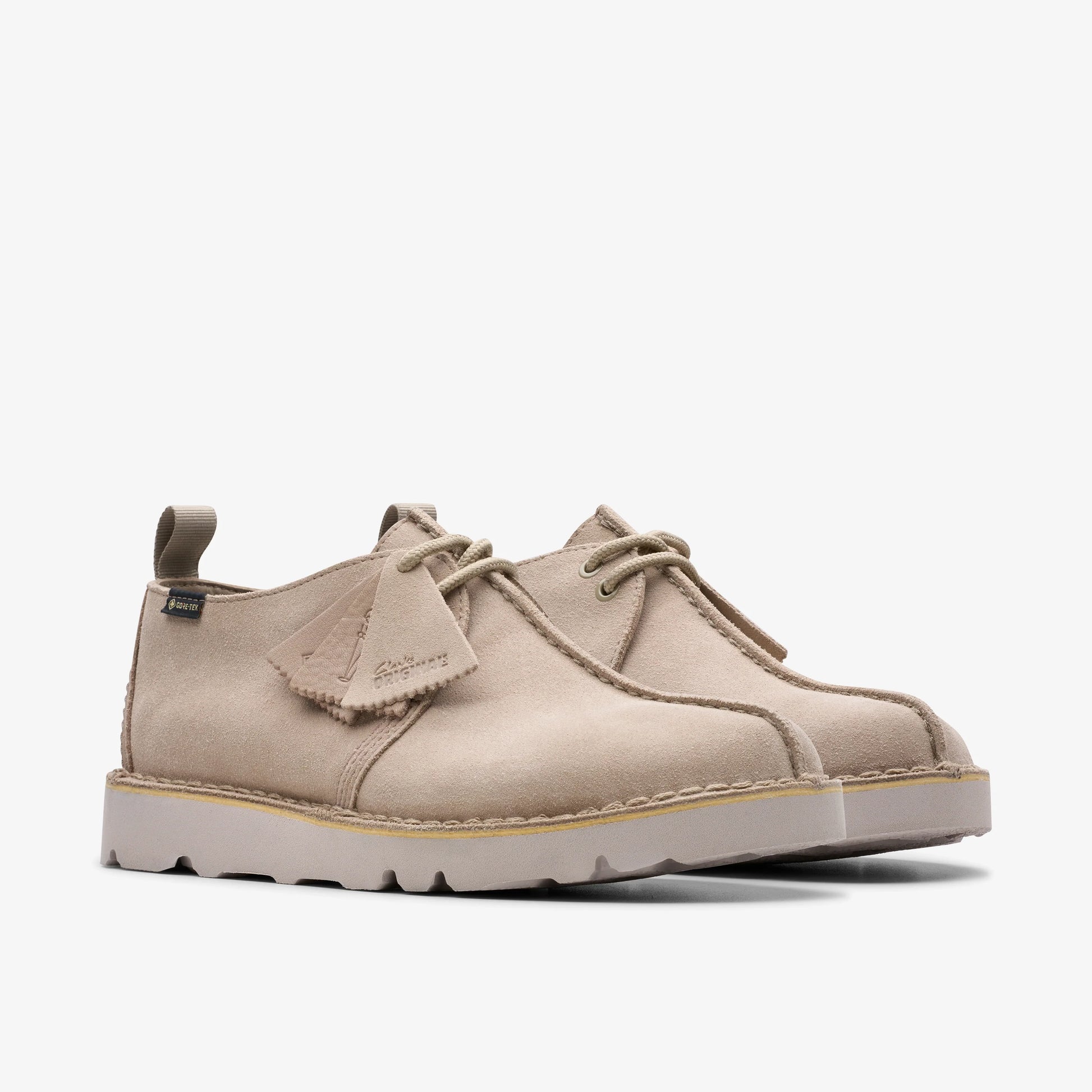 Zapatos Casual De La Marca Clarks  Para Hombre Modelo Desert Trekgtx Sand Suede En Color Beige
