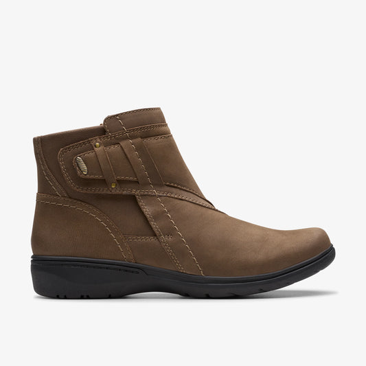 Botas De La Marca Clarks  Para Mujer Modelo Carleigh Style Mushroom Nubuck En Color Gris