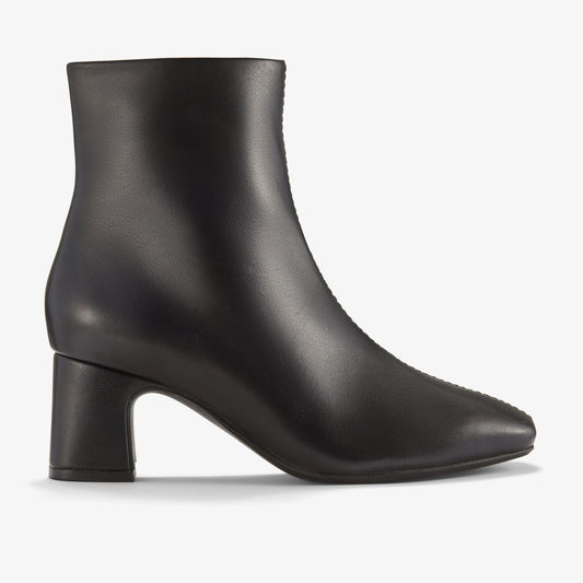 Botas De La Marca Clarks  Para Mujer Modelo Fernie Zip Black Leather En Color Negro