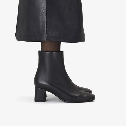 Botas De La Marca Clarks  Para Mujer Modelo Fernie Zip Black Leather En Color Negro