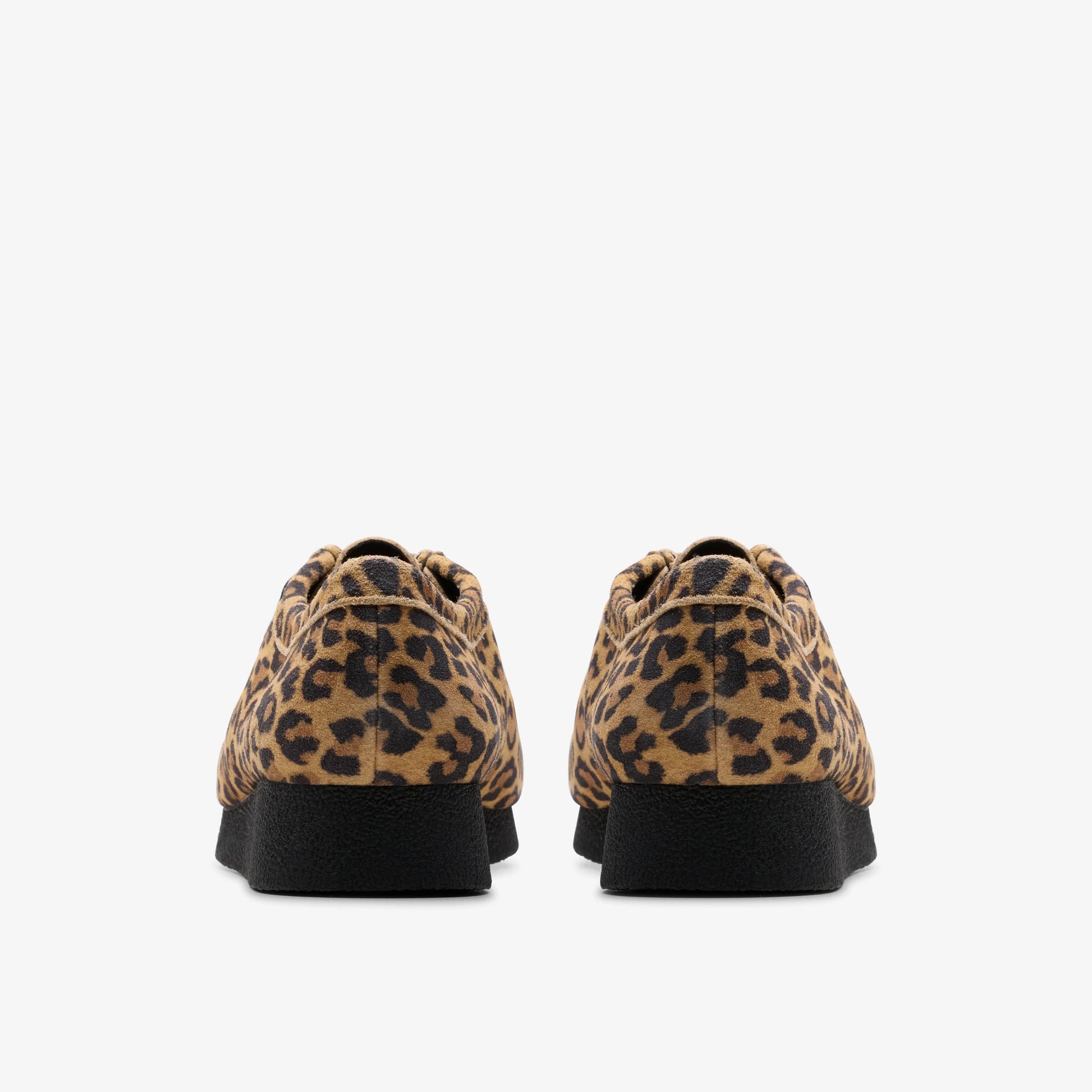 Zapatos Casual De La Marca Clarks  Para Mujer Modelo Wallabeeevosh Leopard Suede En Color Animal Print