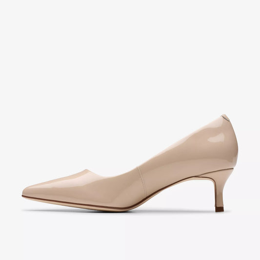 CLARKS | ZAPATOS DE VESTIR | MUJER | ZAREY COURT SAND PATENT | BEIGE