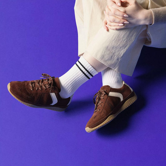 CLARKS | SNEAKERS | MUJER | MERIDOR LO BROWN SUEDE | MARRÓN