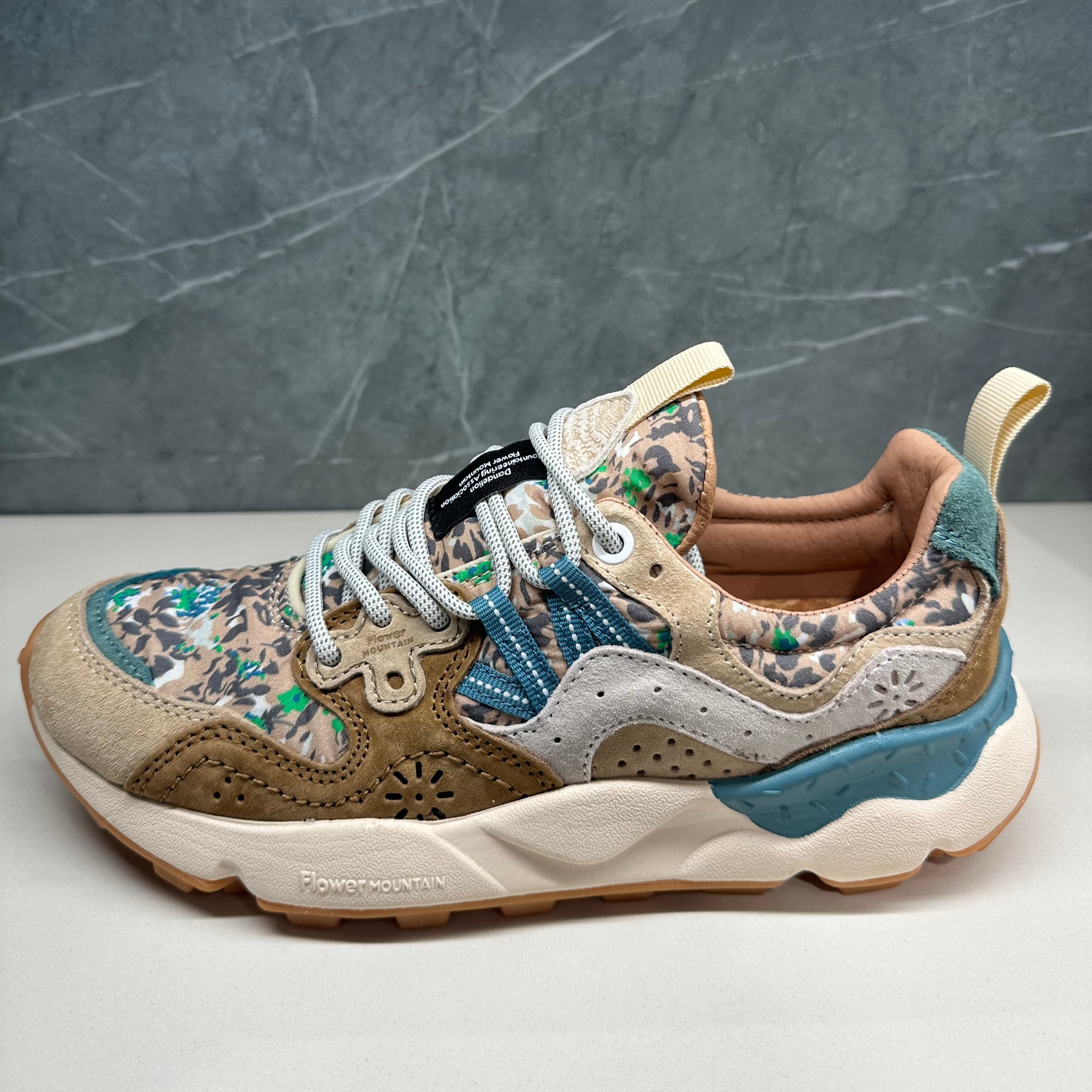 FLOWER MOUNTAIN | SNEAKERS | MUJER | YAMANO 3 WOMAN SPRING FLOWERS LIGHT BROWN-DAR | MARRÓN