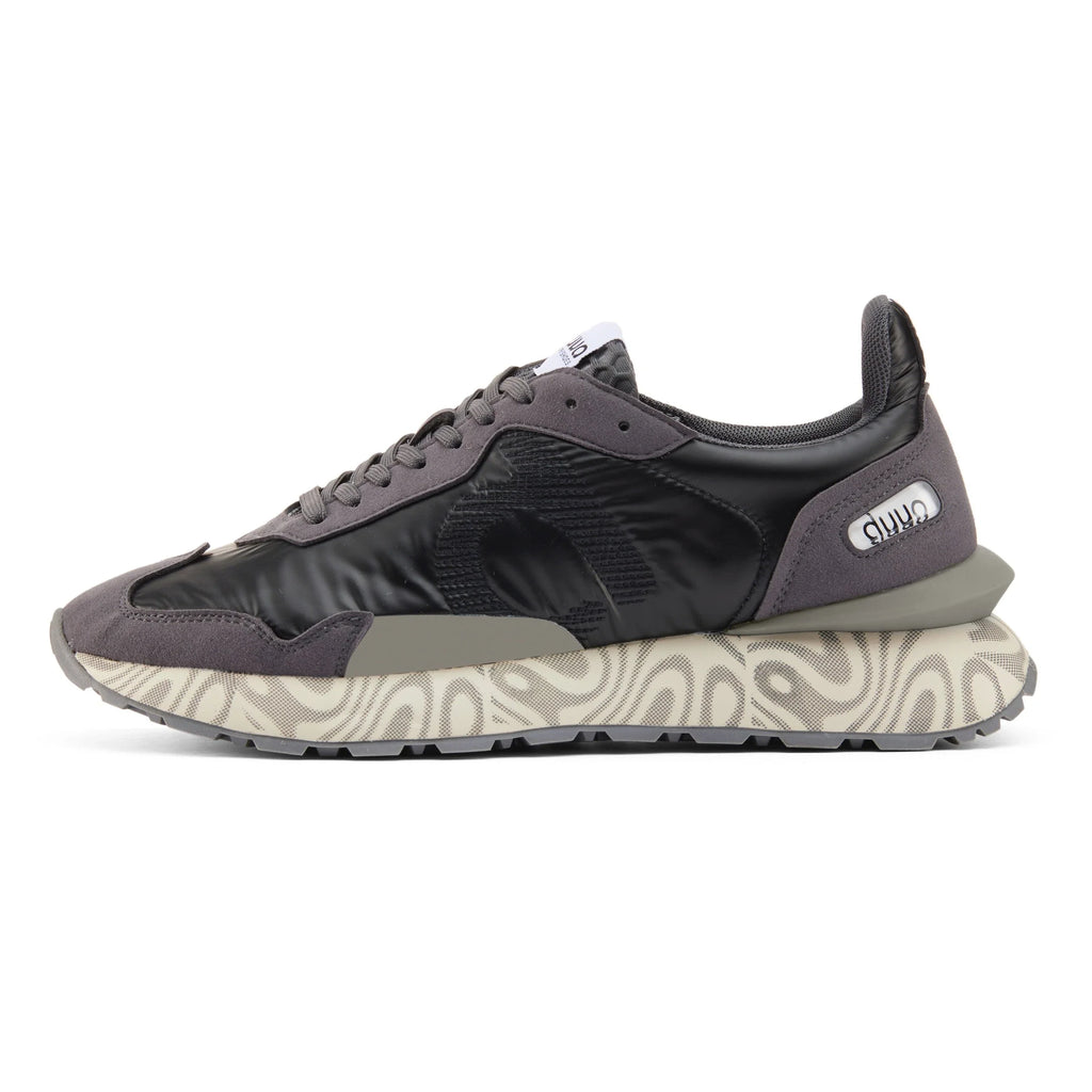 DUUO Sensei Moon 100 en Color Negro, svart sneakers unisex hos Tascón