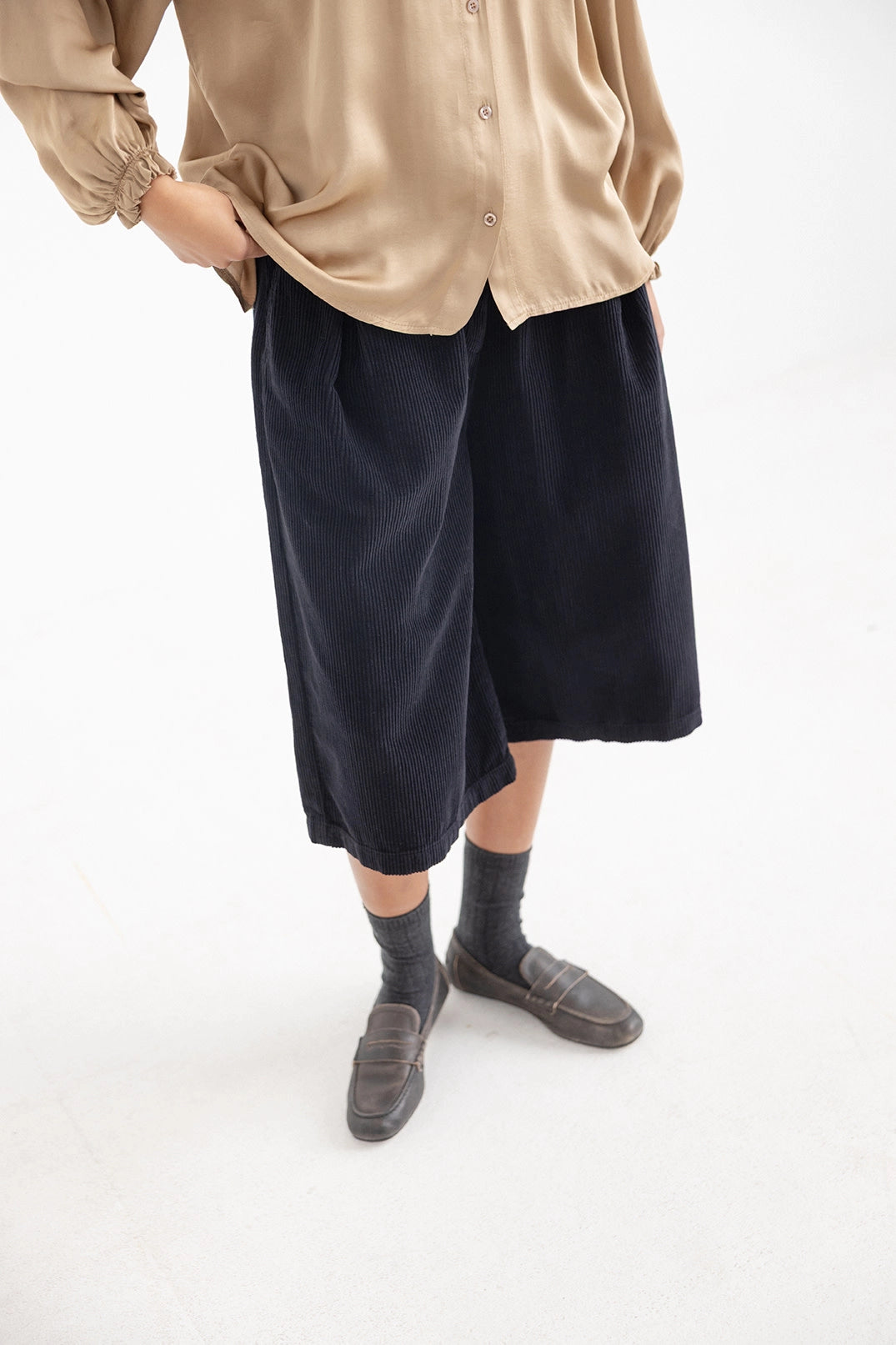 PROJECT AJ117 HIGO DK22-263 Black: черный брюки для женщин