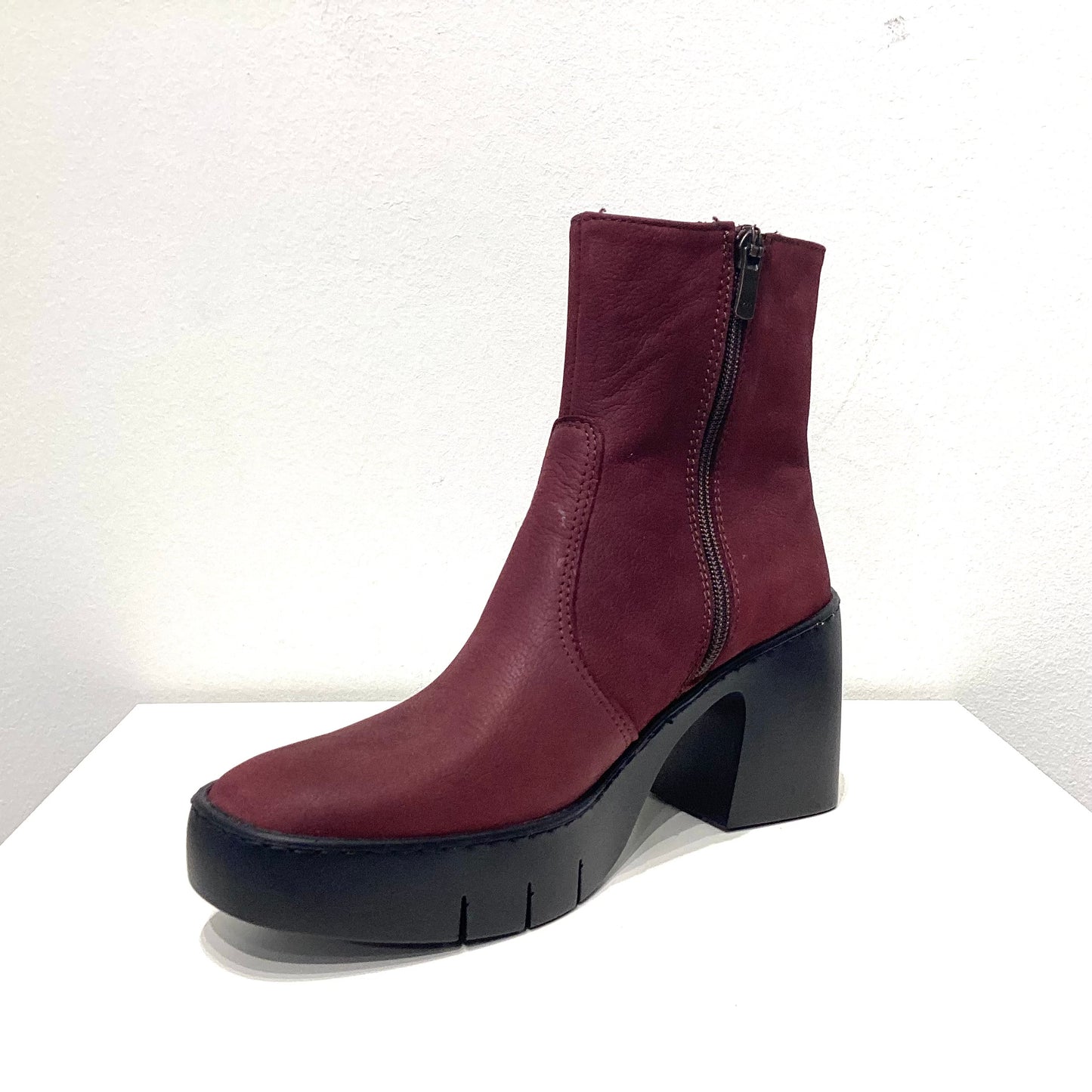 ART | WOMEN'S BOOTS | 1656 BURGUNDY/SOFIA NUBUCK | RED