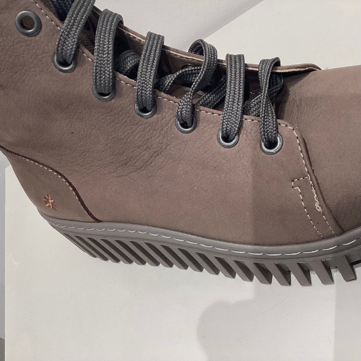 ART | BOTINS DONA | 1513 NOBUCK TAUPE/BRIGHTON | MARRÓ