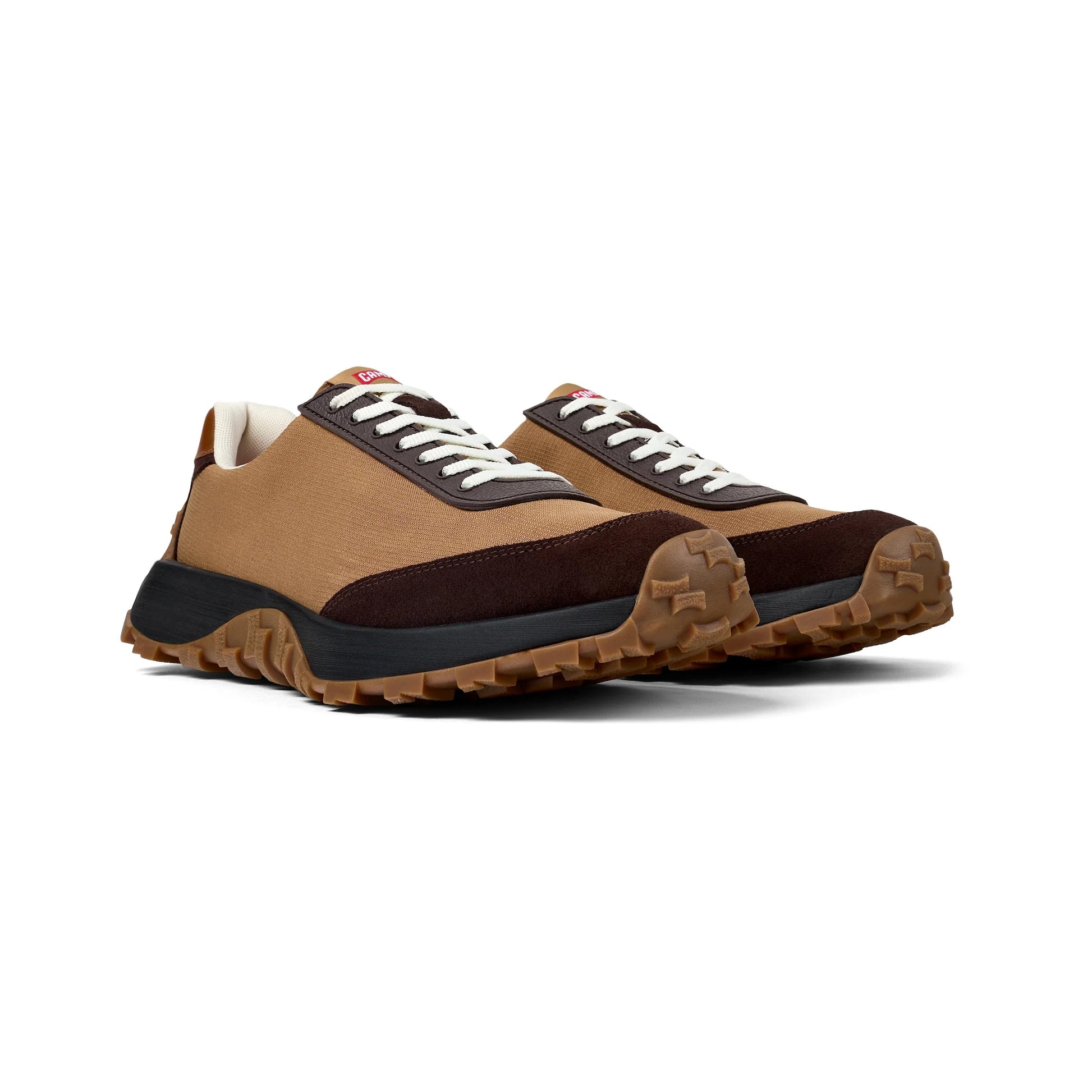 sneakers para hombre modelo drift trail medium brown en color marrón