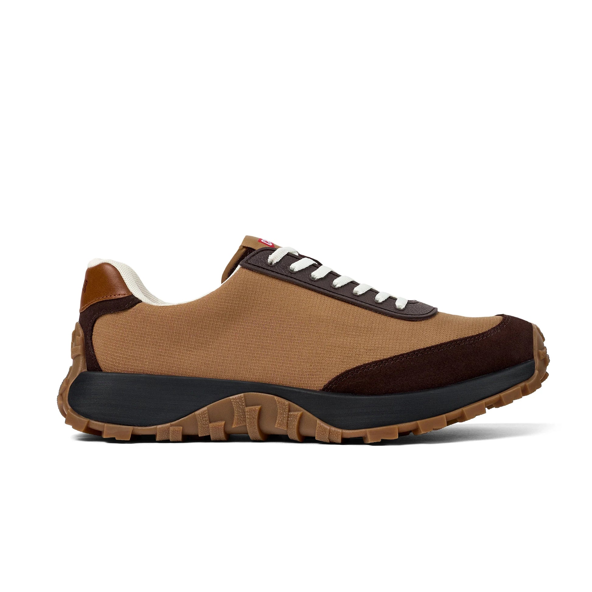 sneakers para hombre modelo drift trail medium brown en color marrón