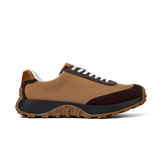 sneakers para hombre modelo drift trail medium brown en color marrón