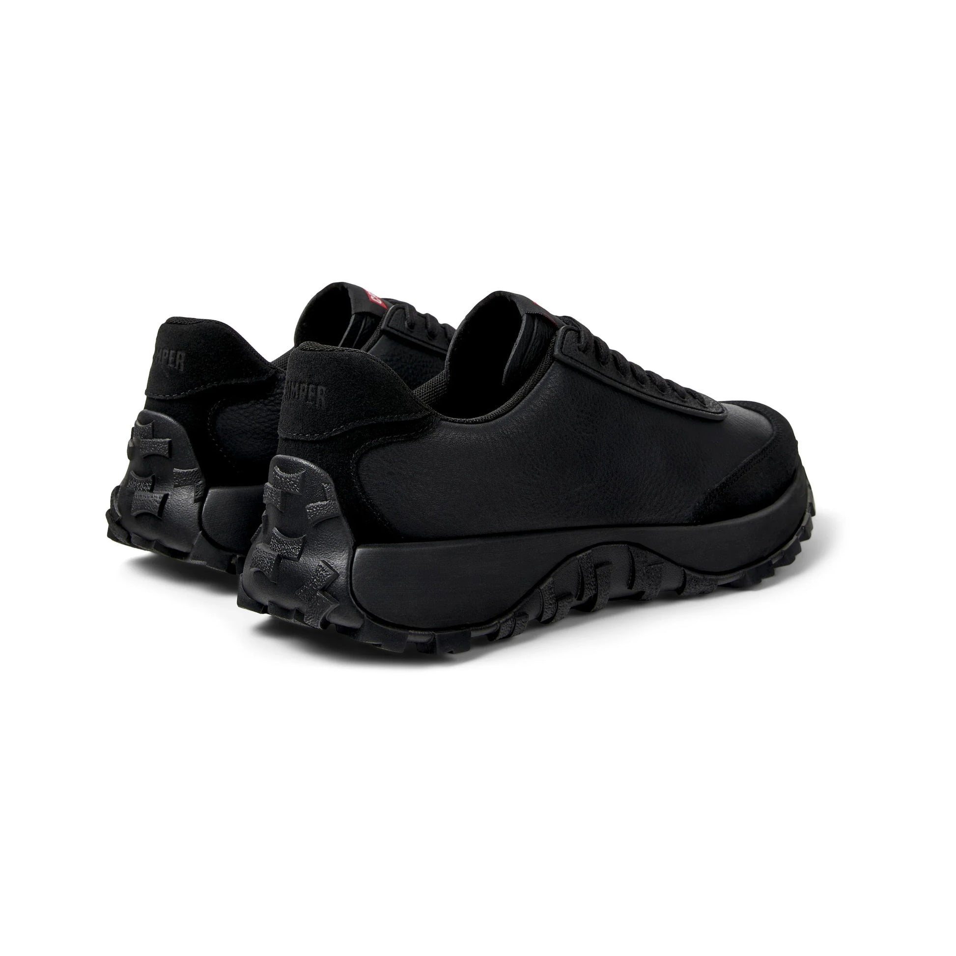 sneakers para hombre modelo drift trail black en color negro