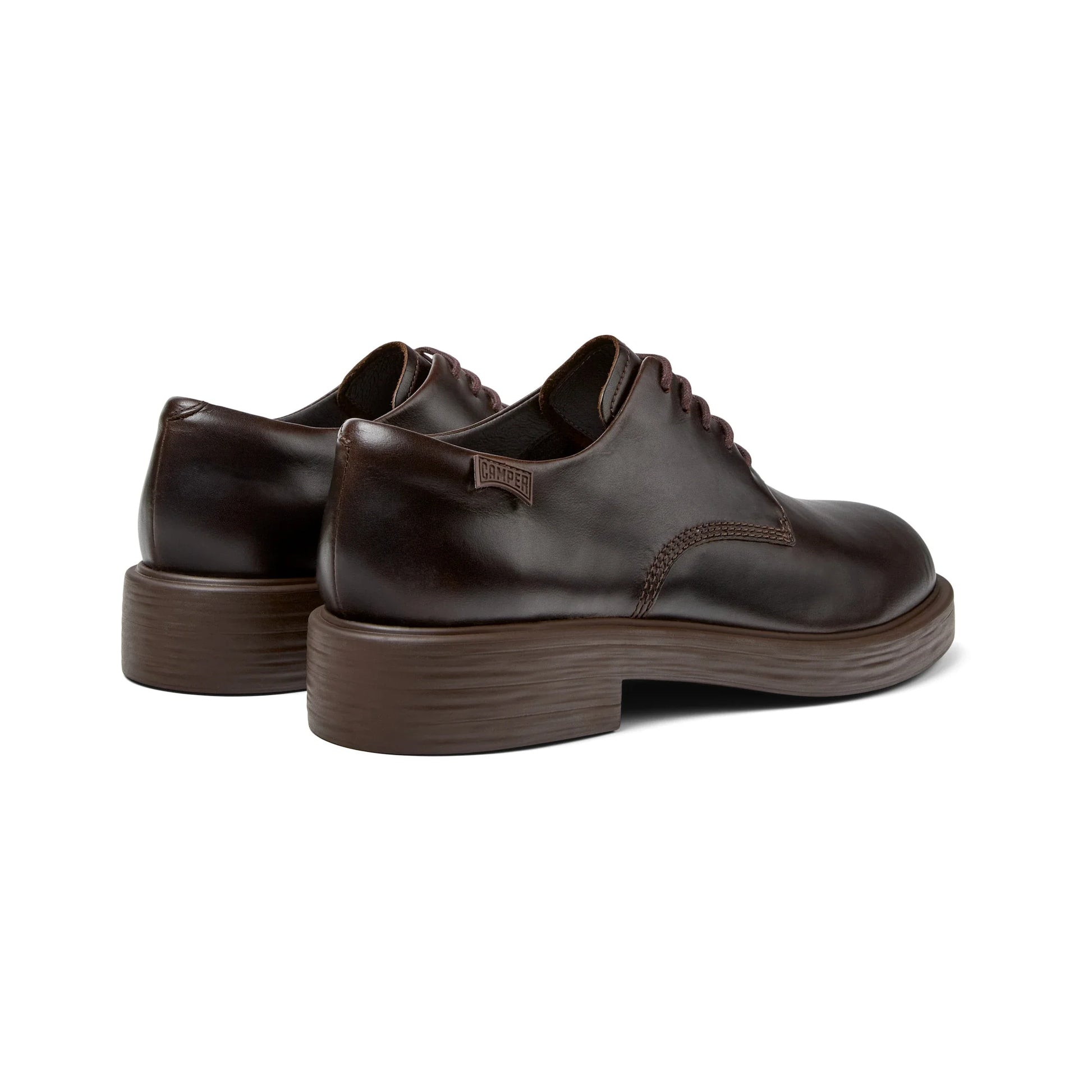 zapatos casual para hombre modelo dean dark brown en color marrón