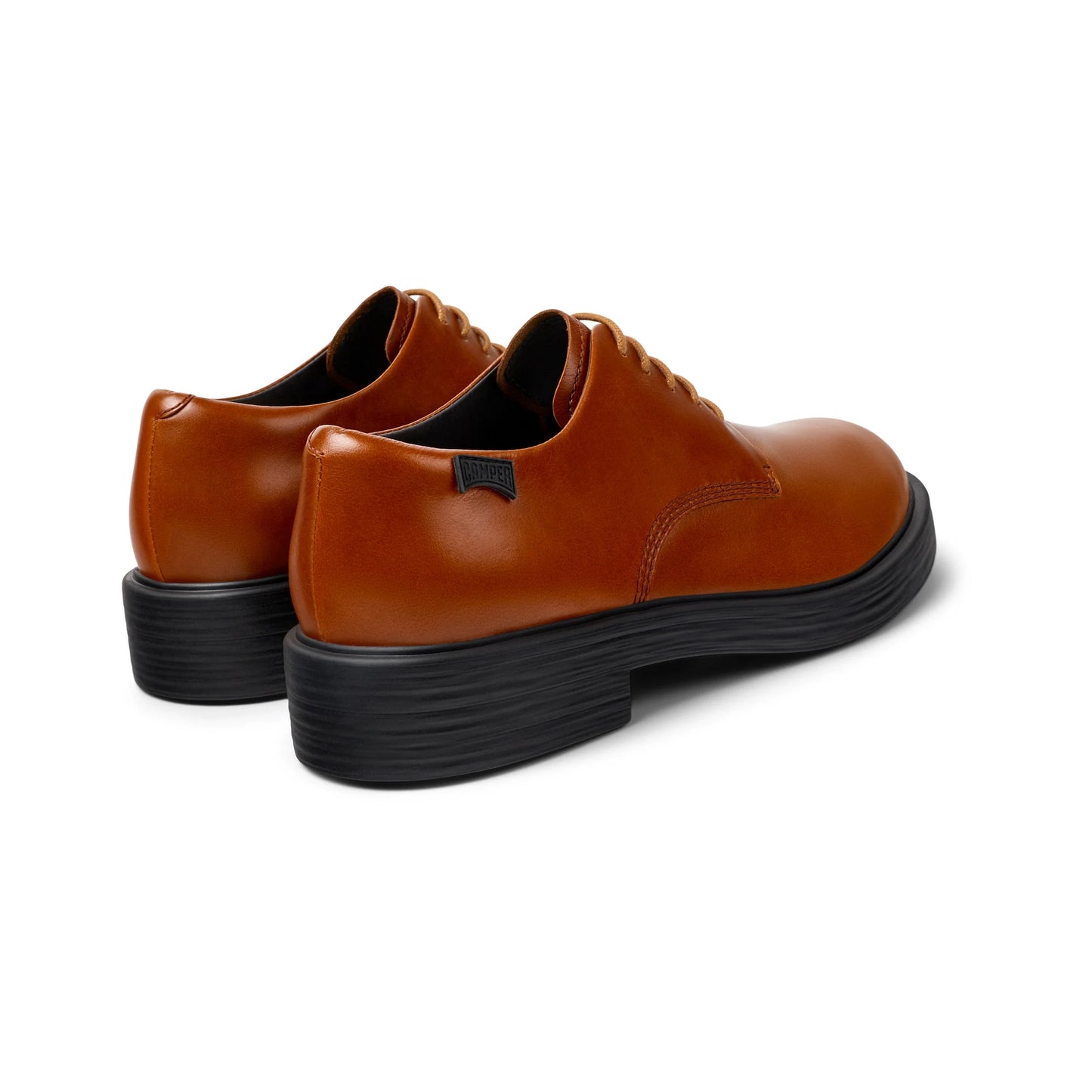 zapatos casual para hombre modelo dean medium brown en color marrón